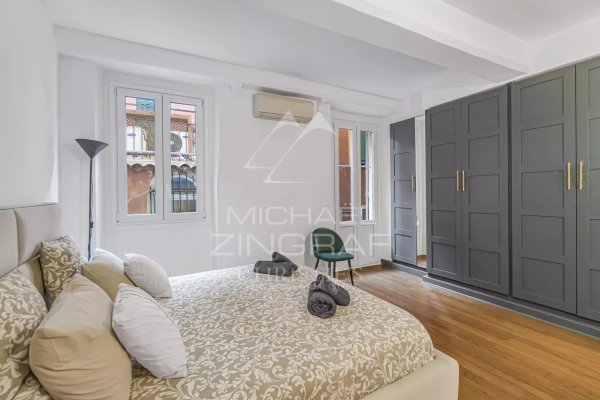 In the Heart of Old Nice - Stunning Three-Bedroom Apartment — photo 3
