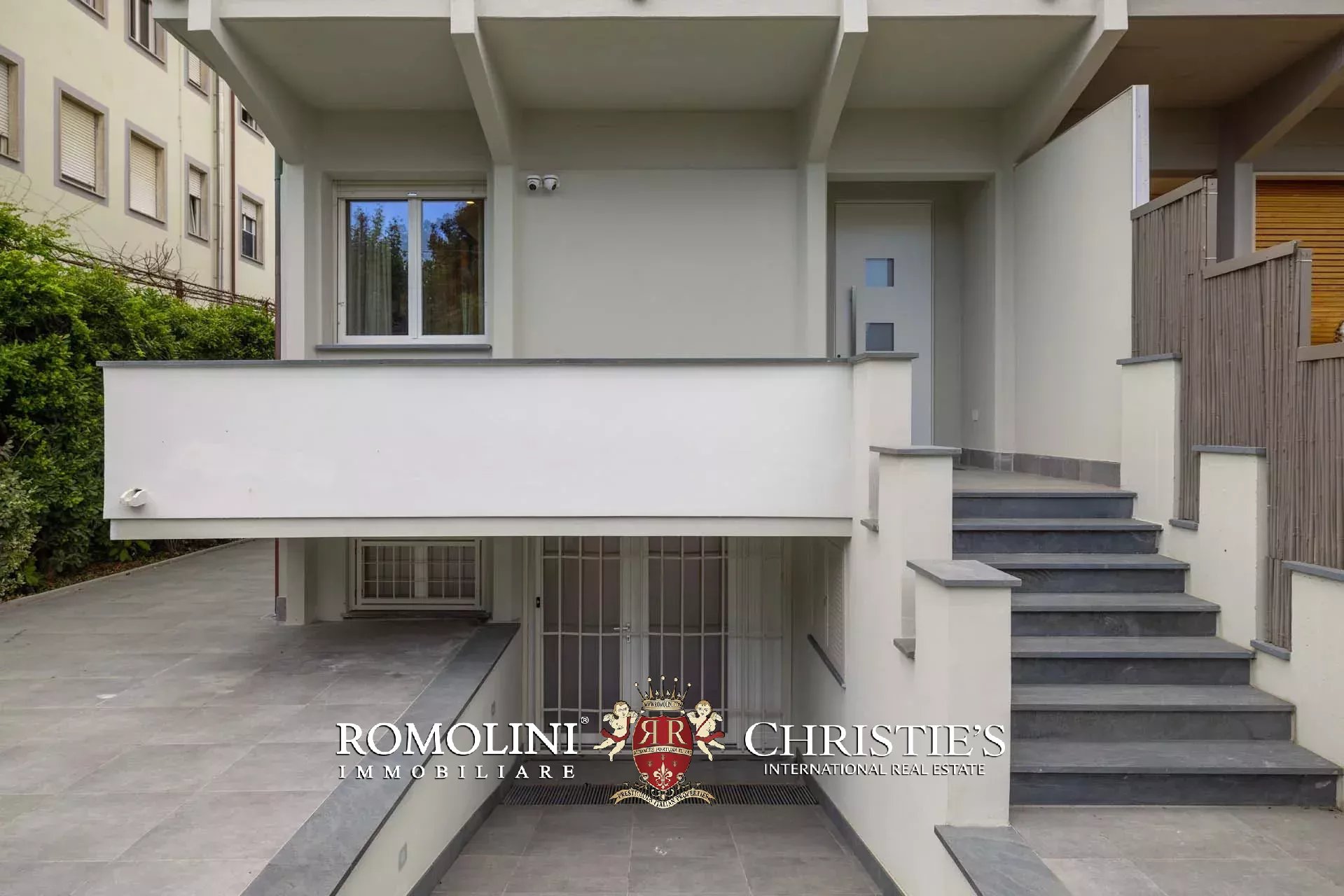 5 Bedroom Villa/Townhouse's Image 46