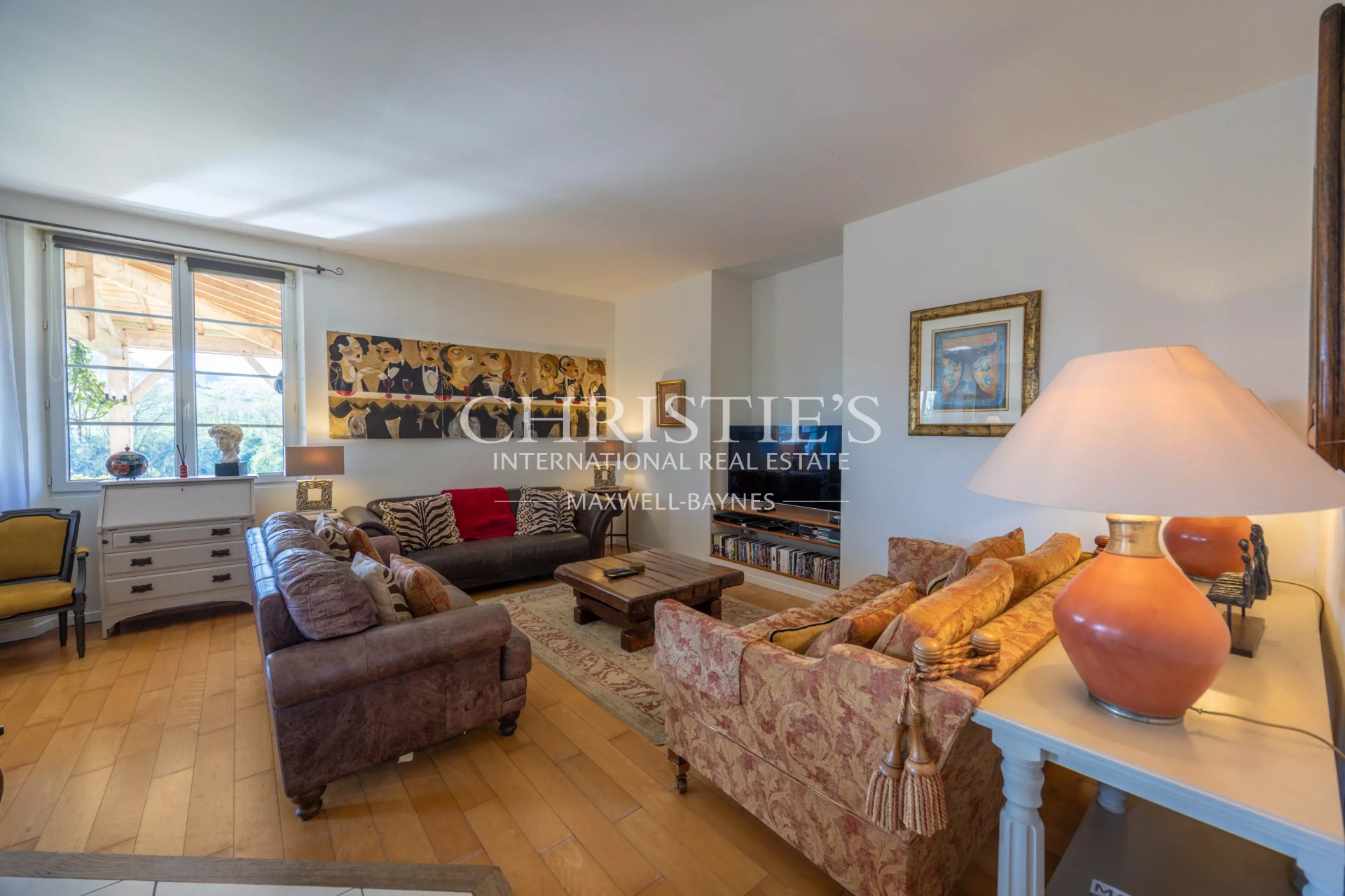 10 Bedroom Villa/Townhouse's Image 12