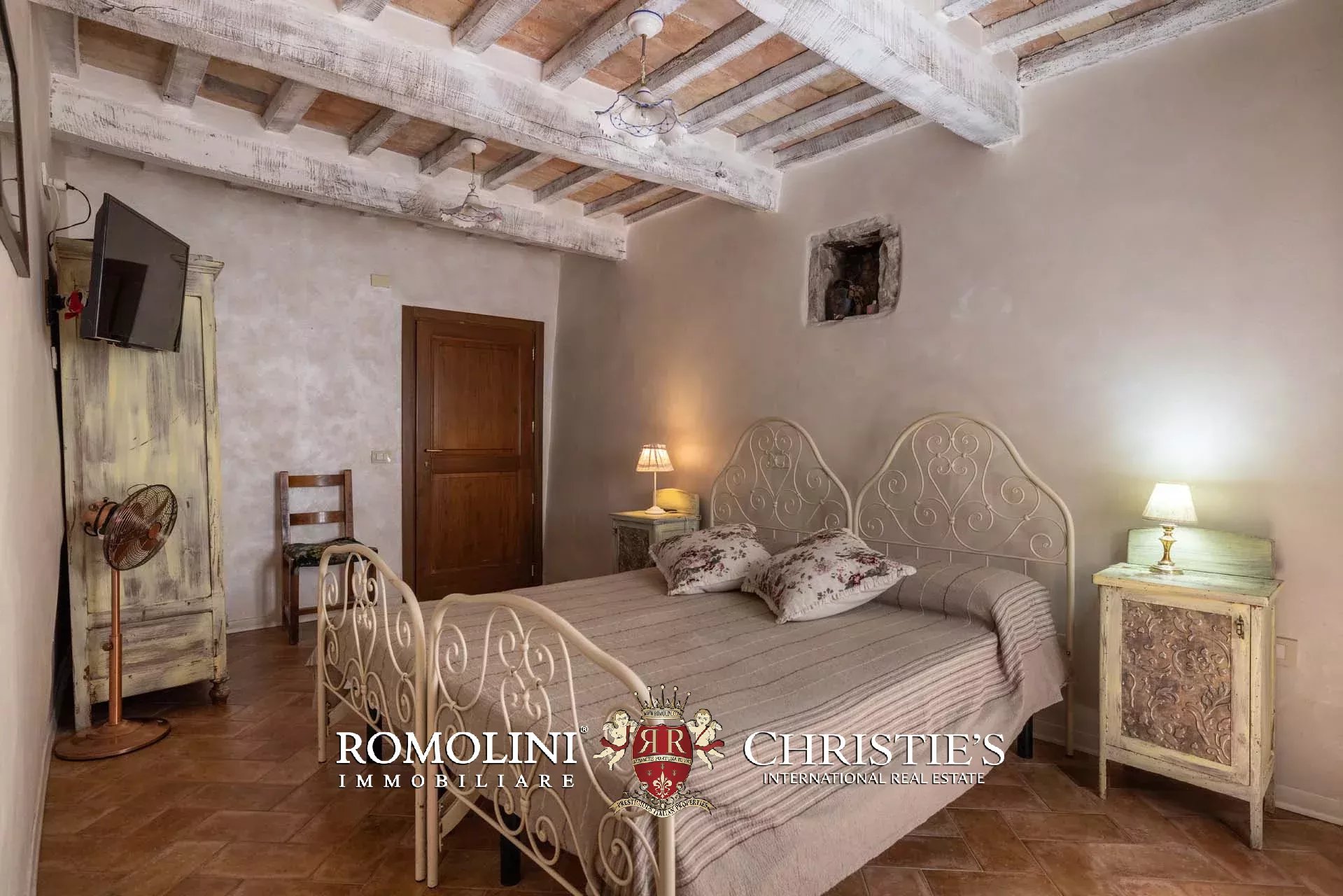 10 Bedroom Chateau's Image 45