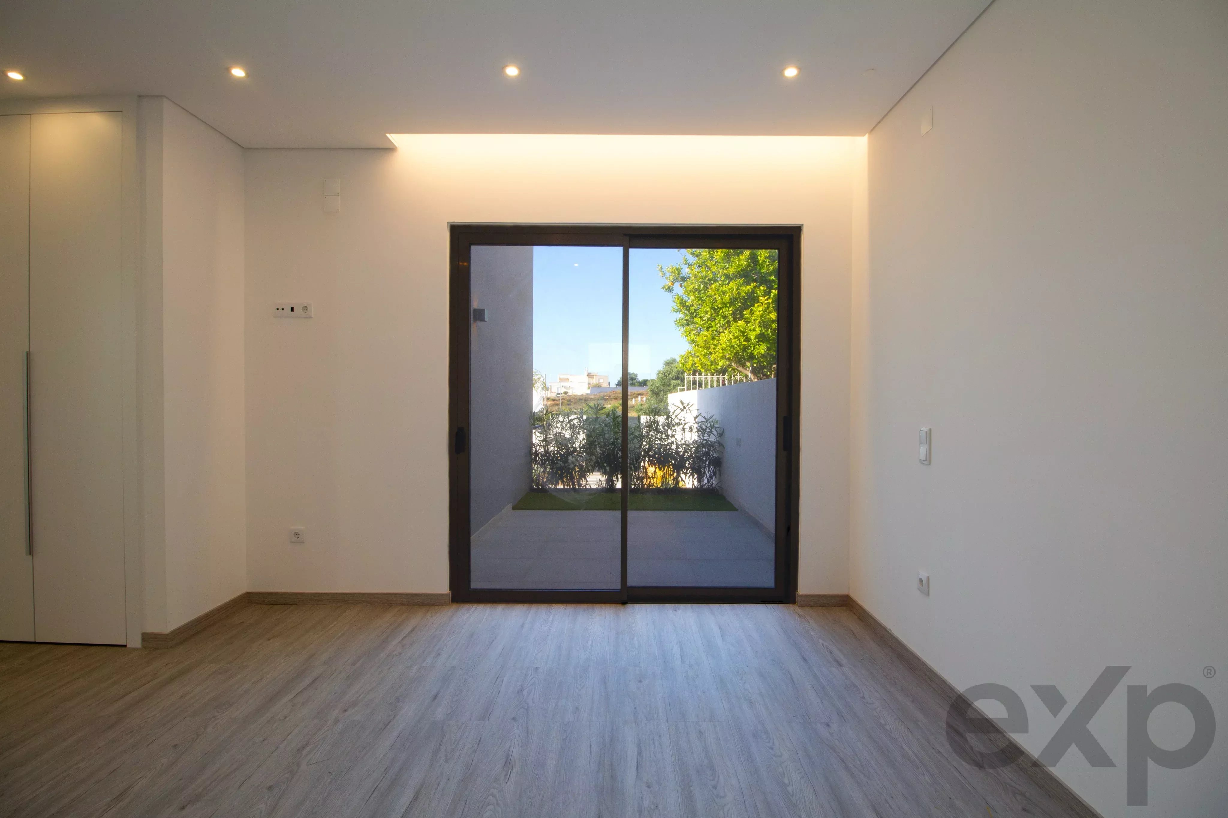 Luxury Contemporary Home with Sea View in Ferragudo 87049638 image 27