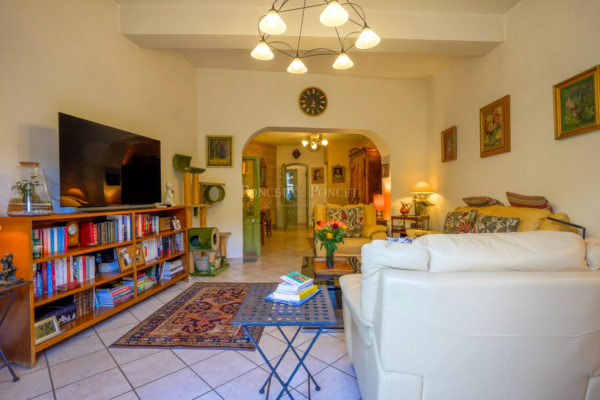 4 Bedroom Villa/Townhouse's Image 4