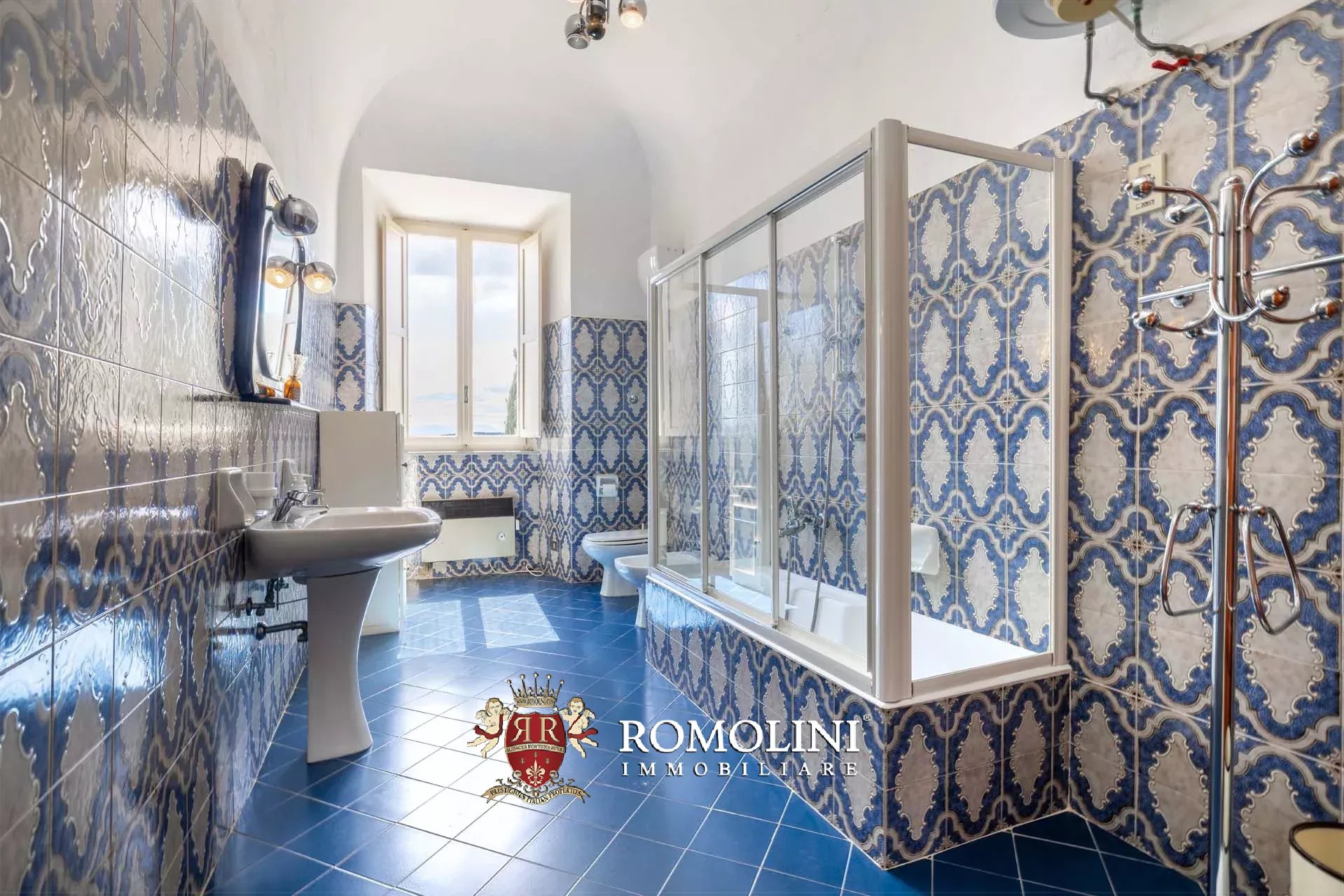 35 Bedroom Vineyard's Image 62
