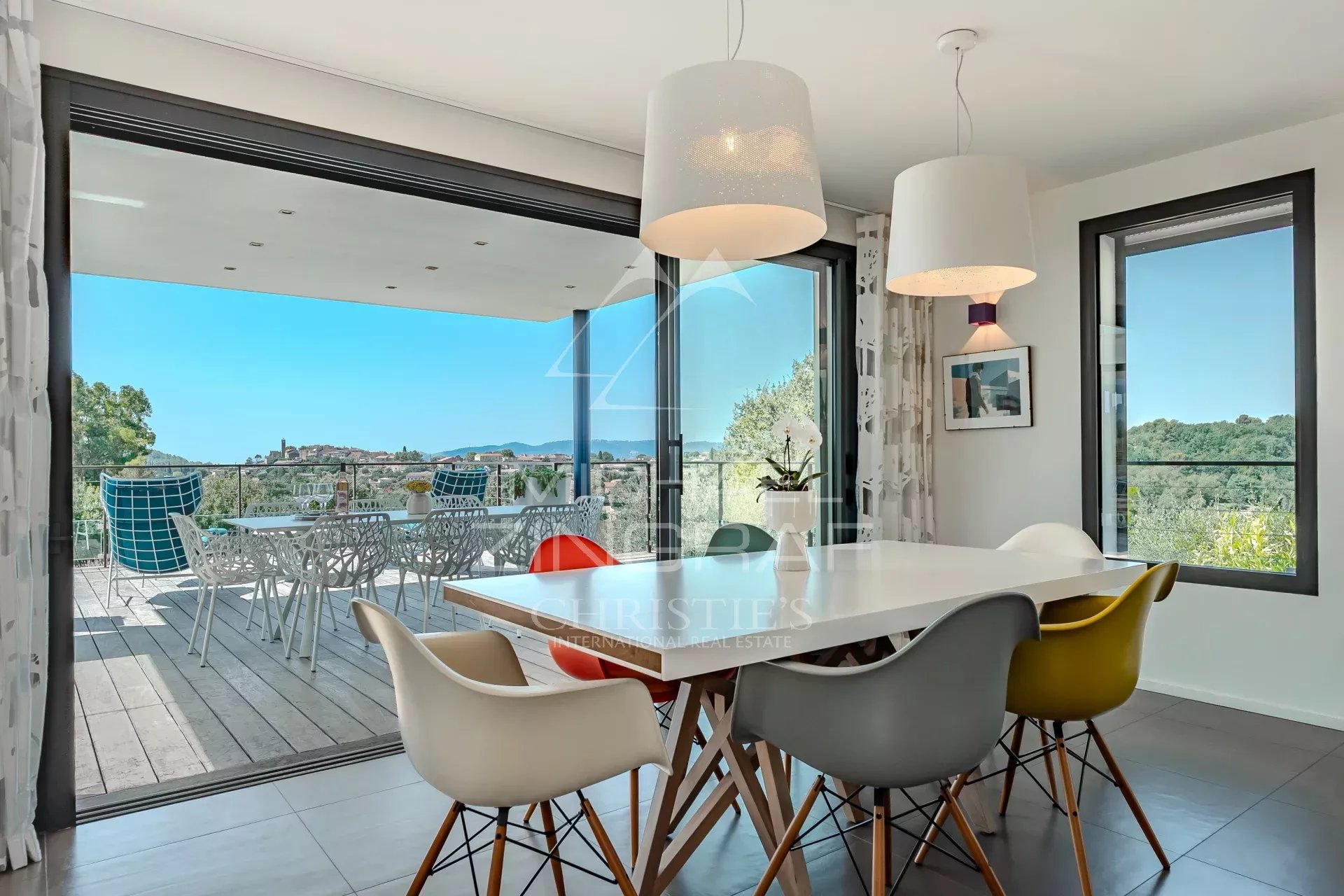 6 Bedroom Villa/Townhouse's Image 5