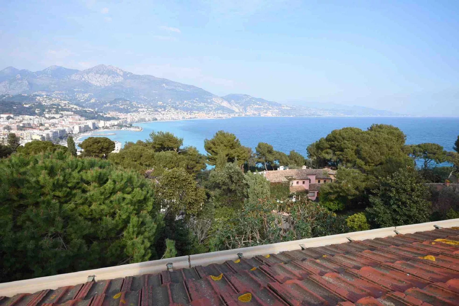 CAP MARTIN - Charming mansard with Sea View