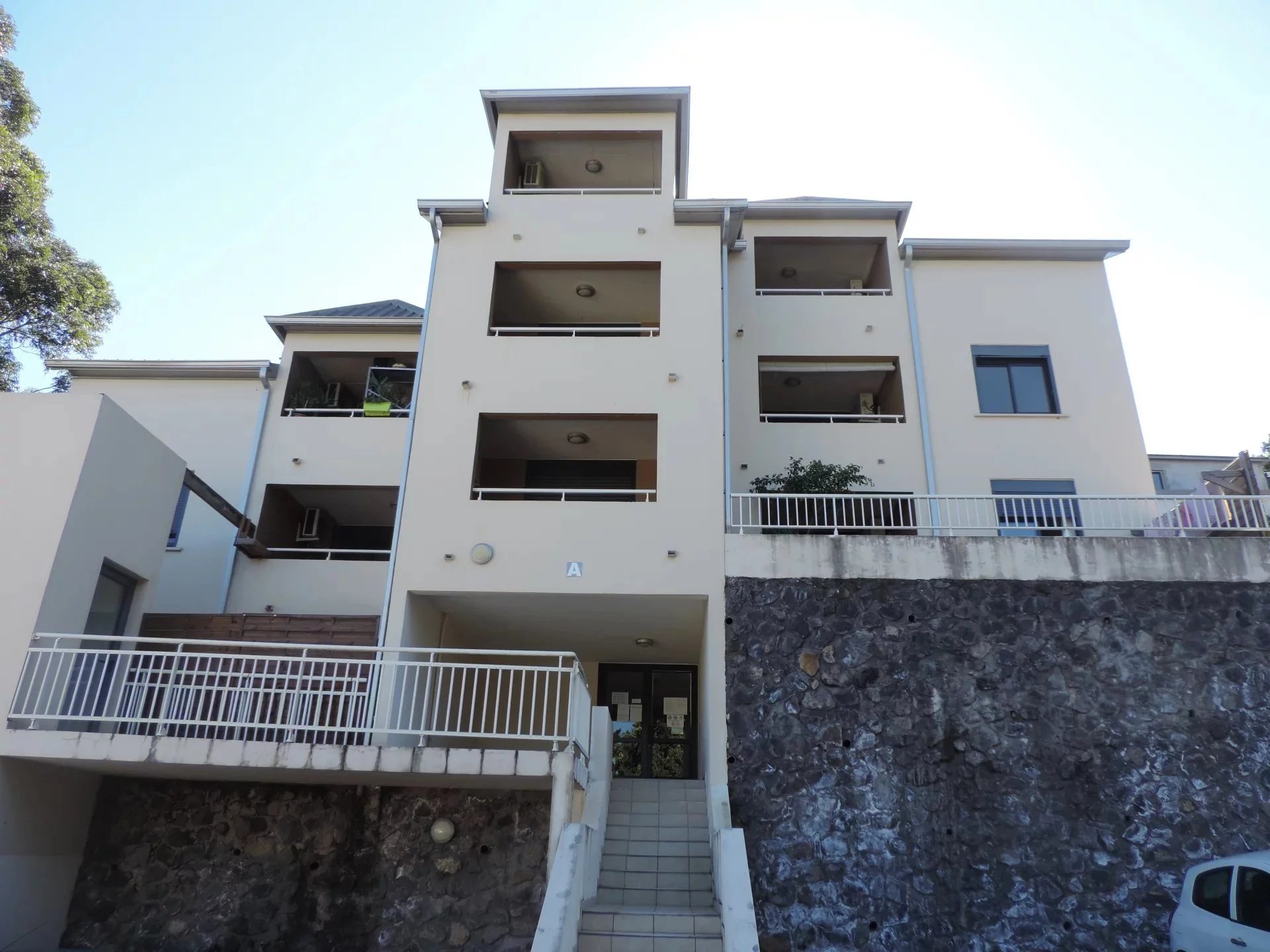 SH 4389 : APPARTEMENT F2 de 39 m² au 14EMEKM