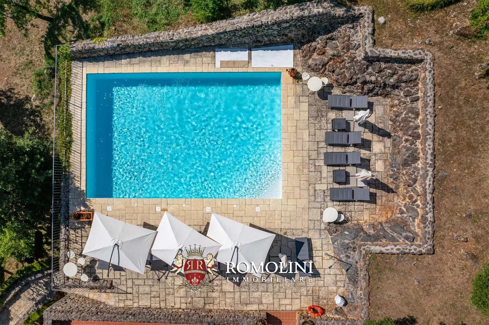 14 Bedroom Villa/Townhouse's Image 10