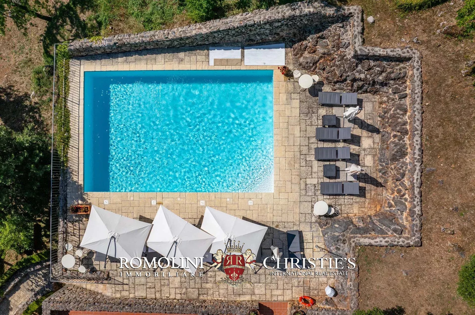 14 Bedroom Villa/Townhouse's Image 10