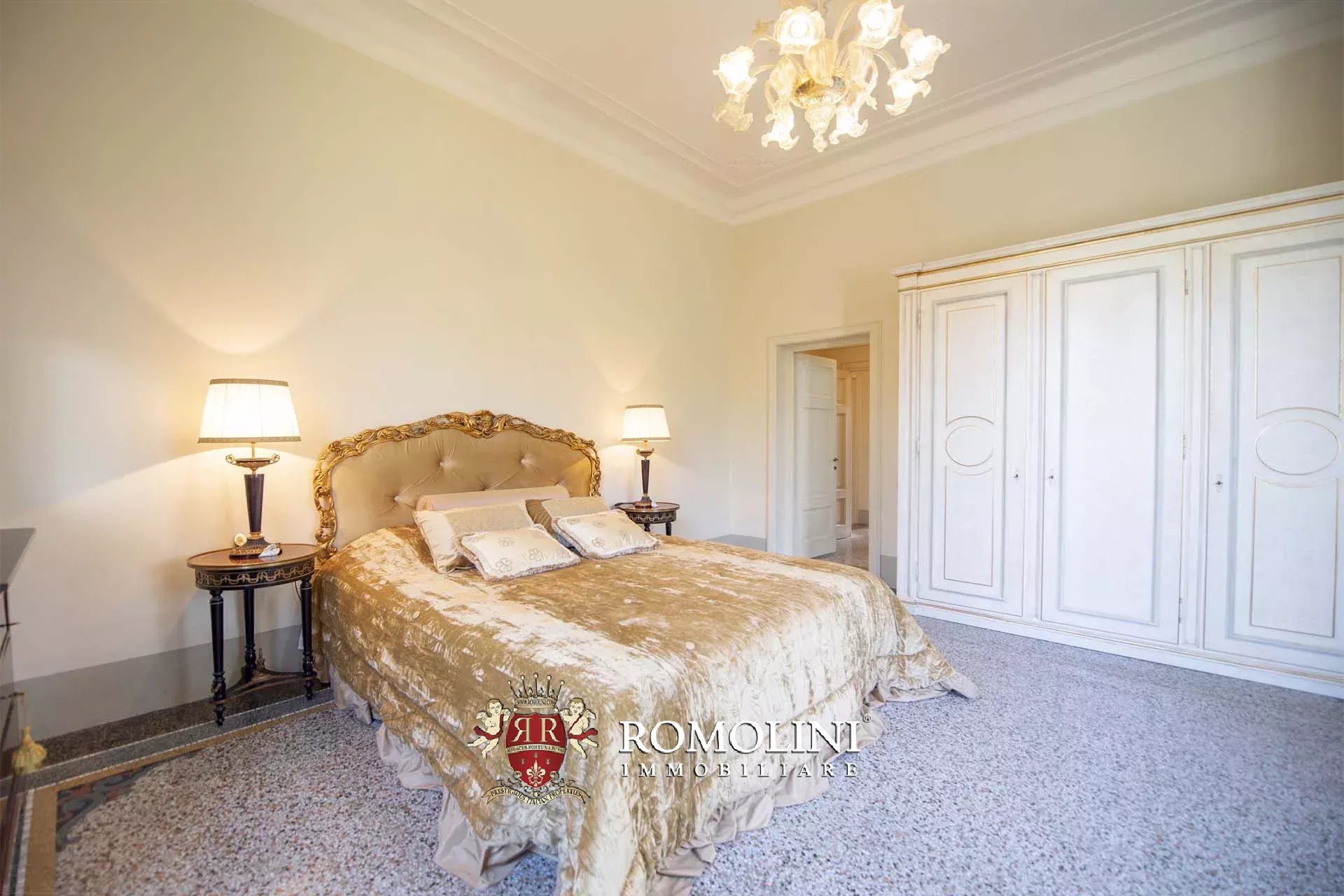 8 Bedroom Villa/Townhouse's Image 26