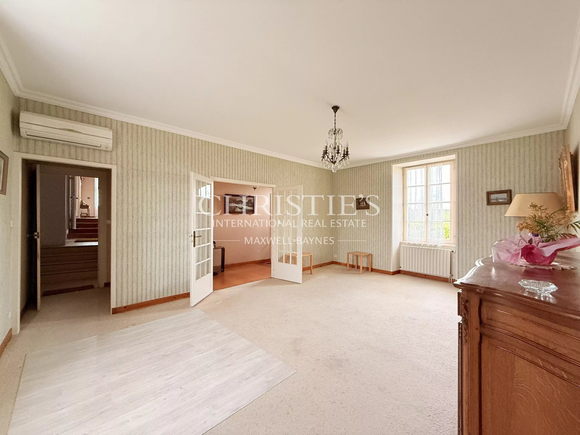 10 Bedroom Villa/Townhouse's Image 28