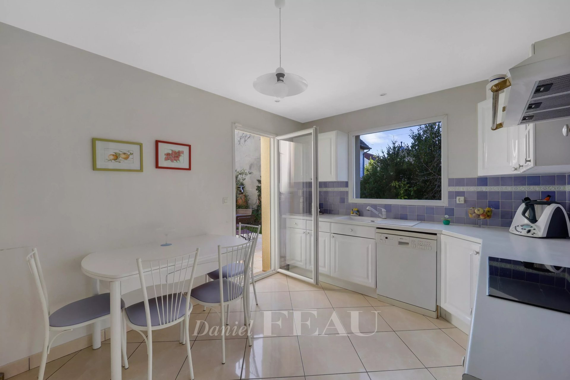 4 Bedroom Villa/Townhouse's Image 3