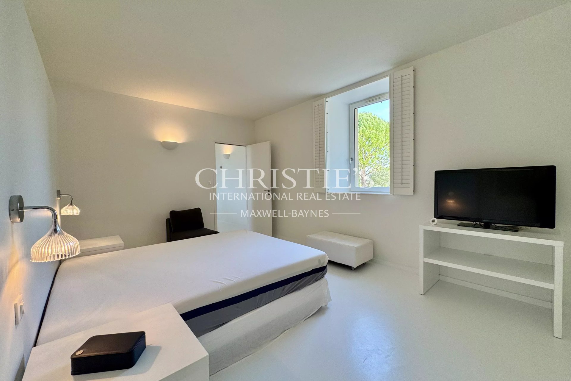 6 Bedroom Villa/Townhouse's Image 34