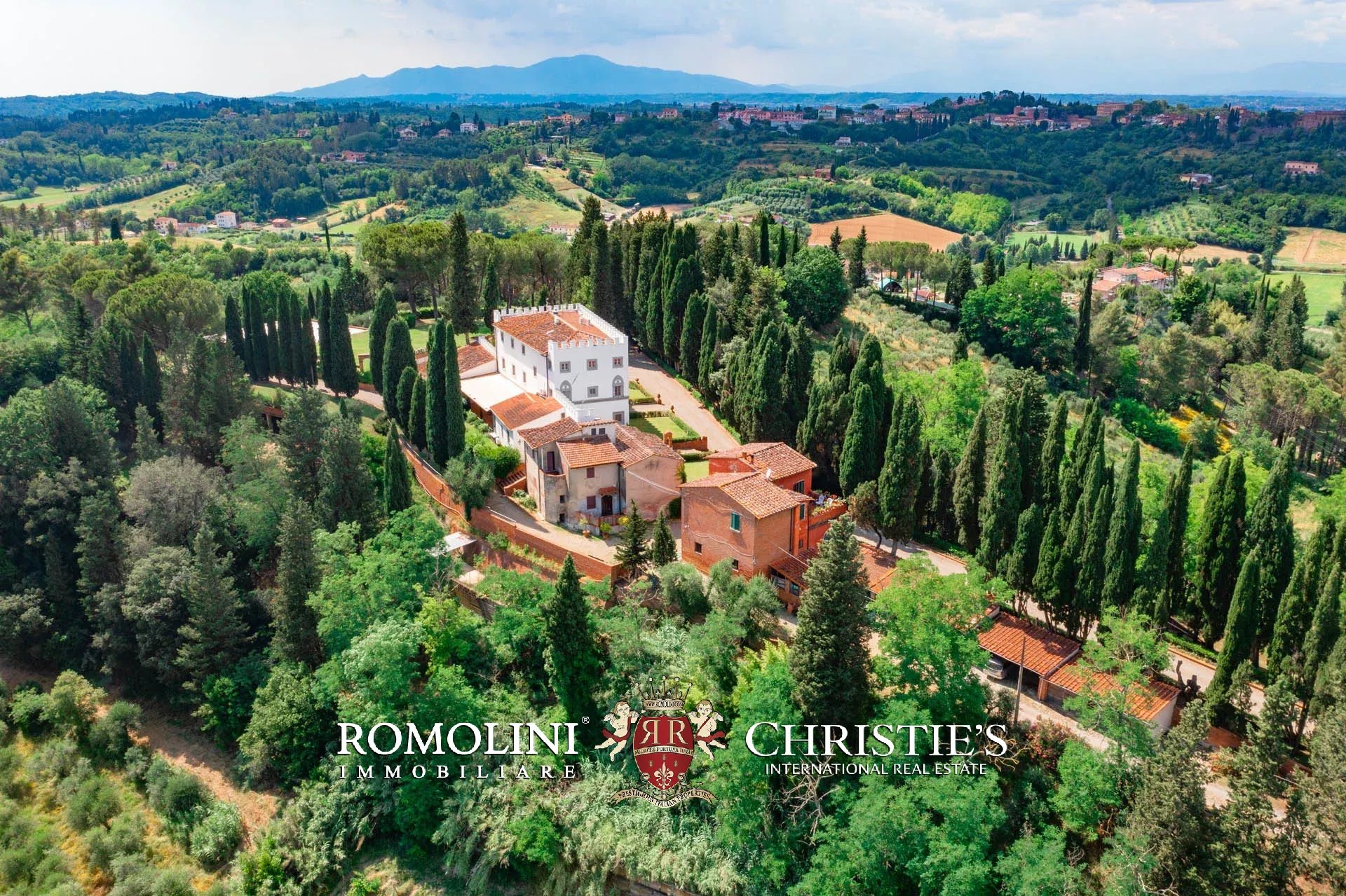 9 Bedroom Chateau's Image 3