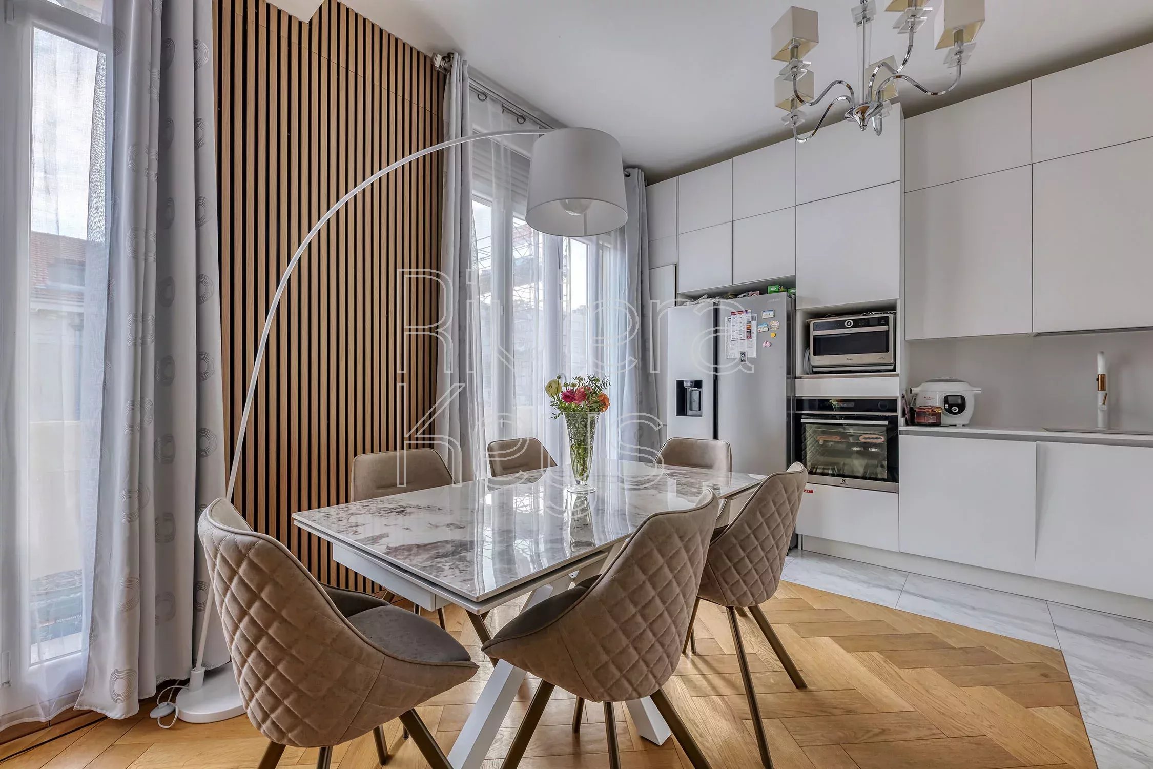 NICE - Musiciens : 4 pièces lumineux au dernier étage avec vue dégagée