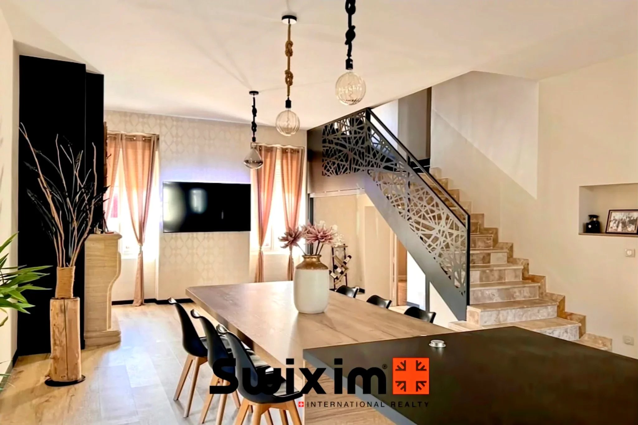 Maison de Maître en pierre à Saint-Estèphe  de 231m²