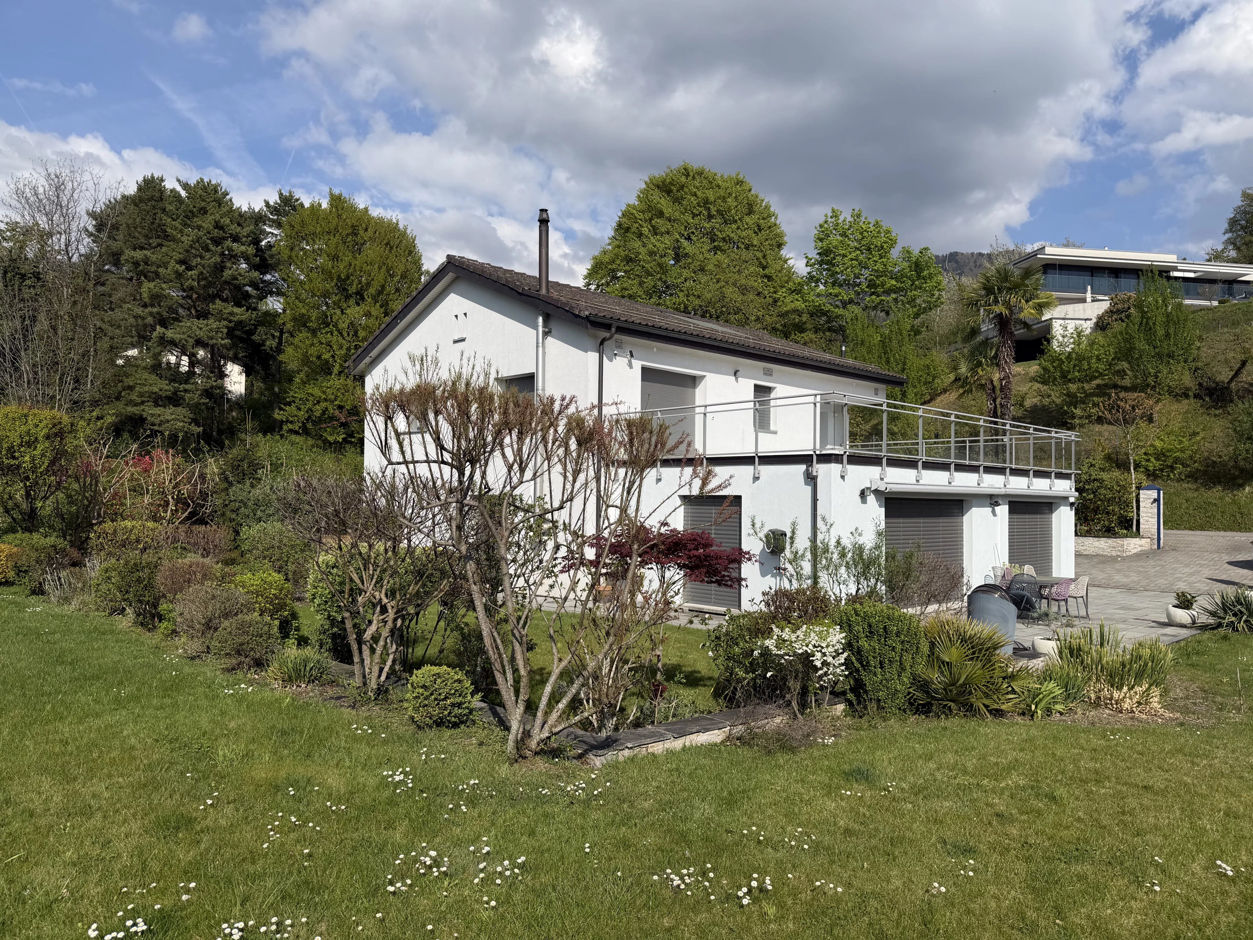 Villa individuelle contemporaine sur belle et grande parcelle