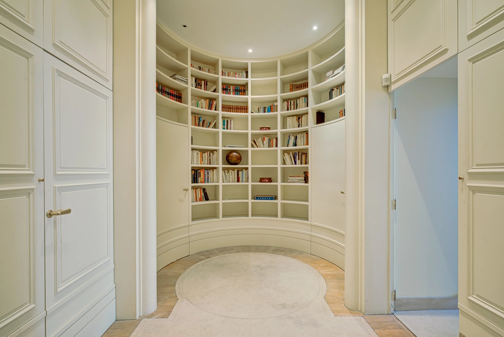 2 Bedroom Apartment/Flat's Image 4