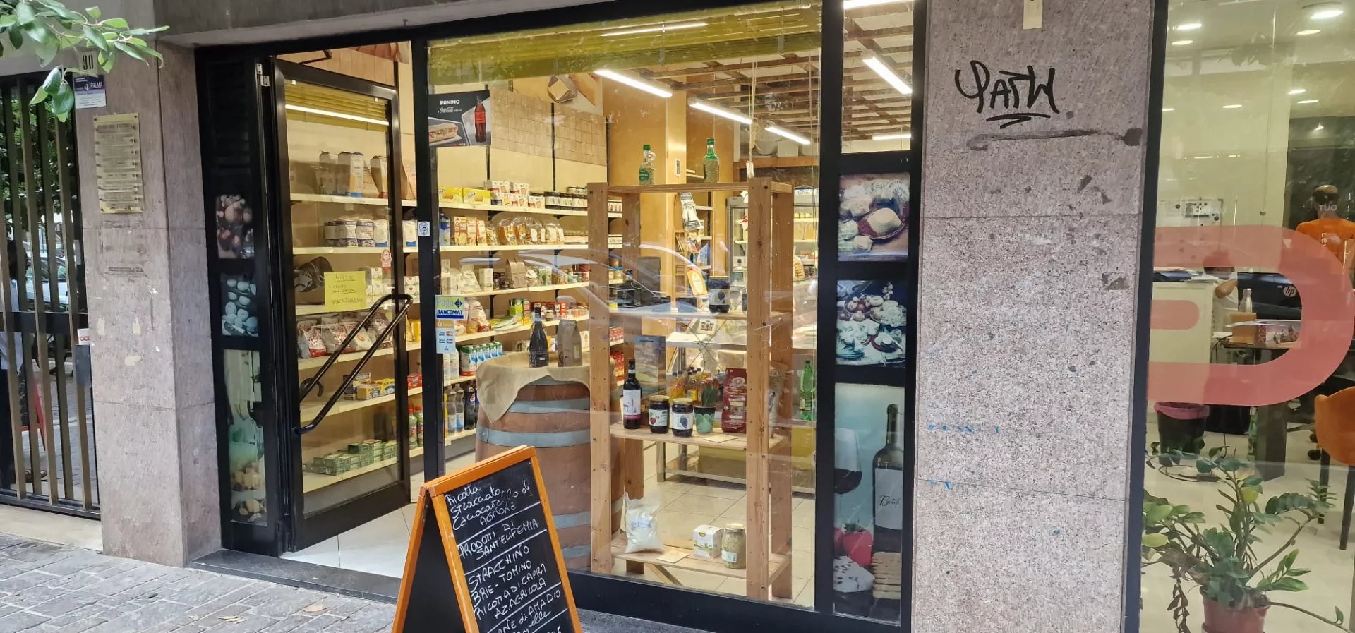 Vendita Attivitá commerciale - Mura negozio Pescara