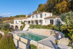 Luxury Villa in Saint-Paul de Vence with Panoramic Village Views — photo 4 of 7