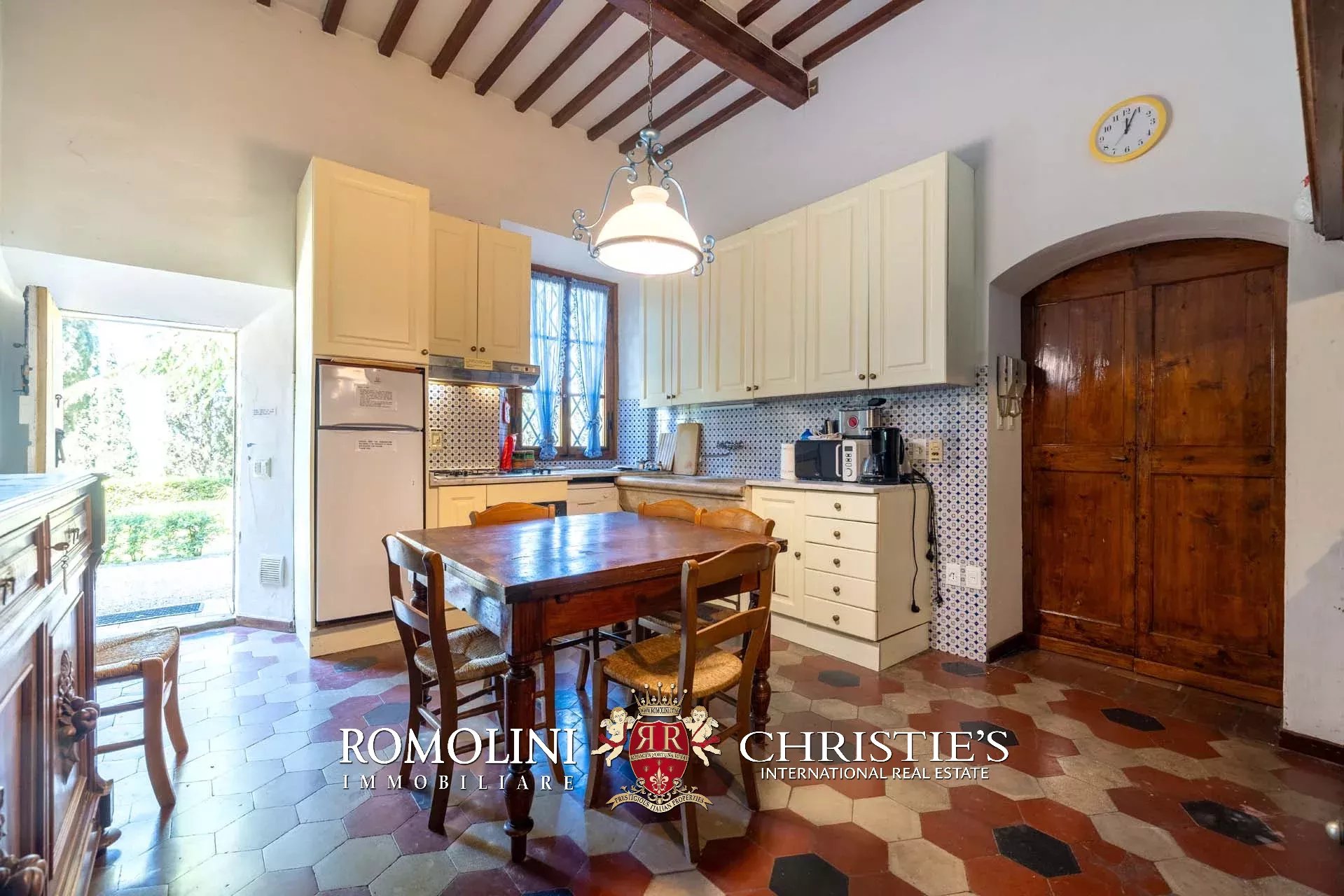 30 Bedroom Vineyard's Image 37