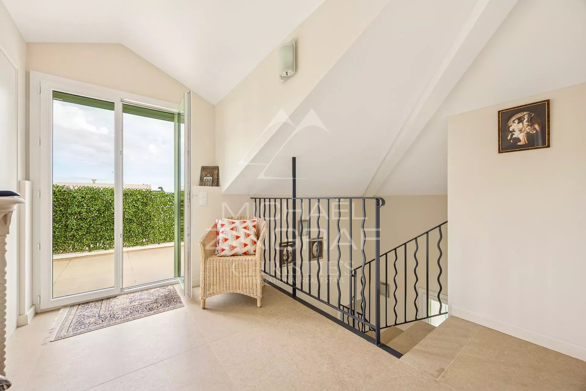 4 Bedroom Villa/Townhouse's Image 4