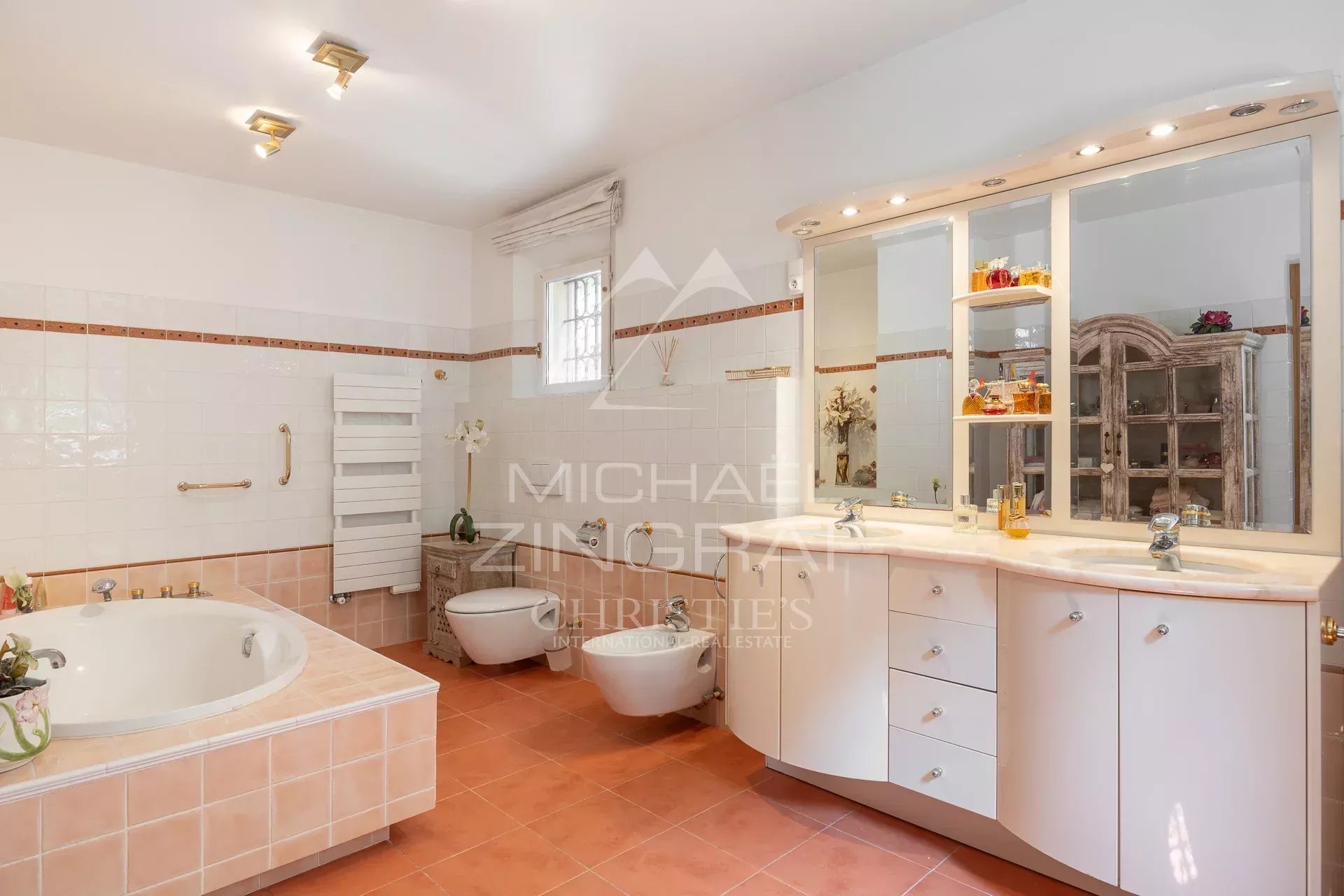 3 Bedroom Villa/Townhouse's Image 5