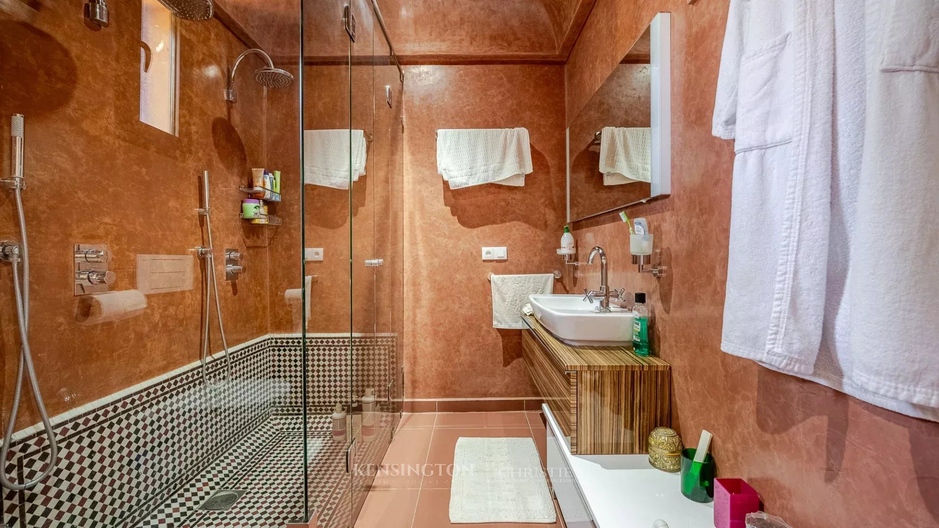 11 Bedroom Villa/Townhouse's Image 28