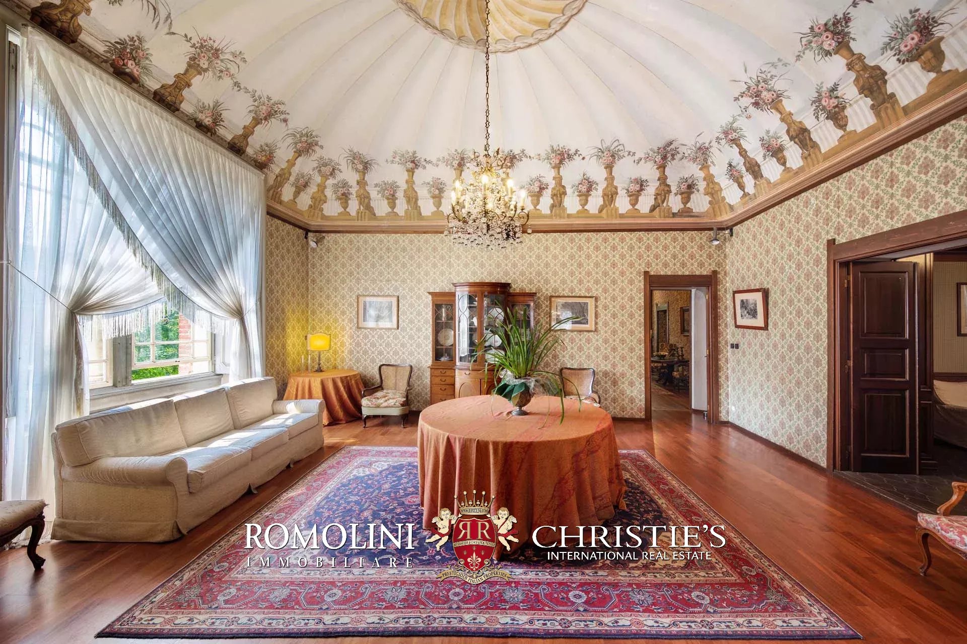 10 Bedroom Chateau's Image 30