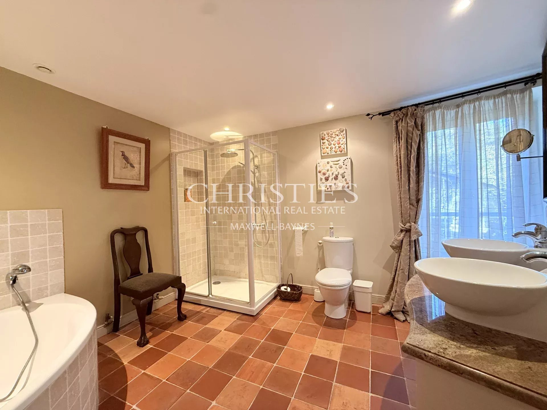5 Bedroom Villa/Townhouse's Image 28