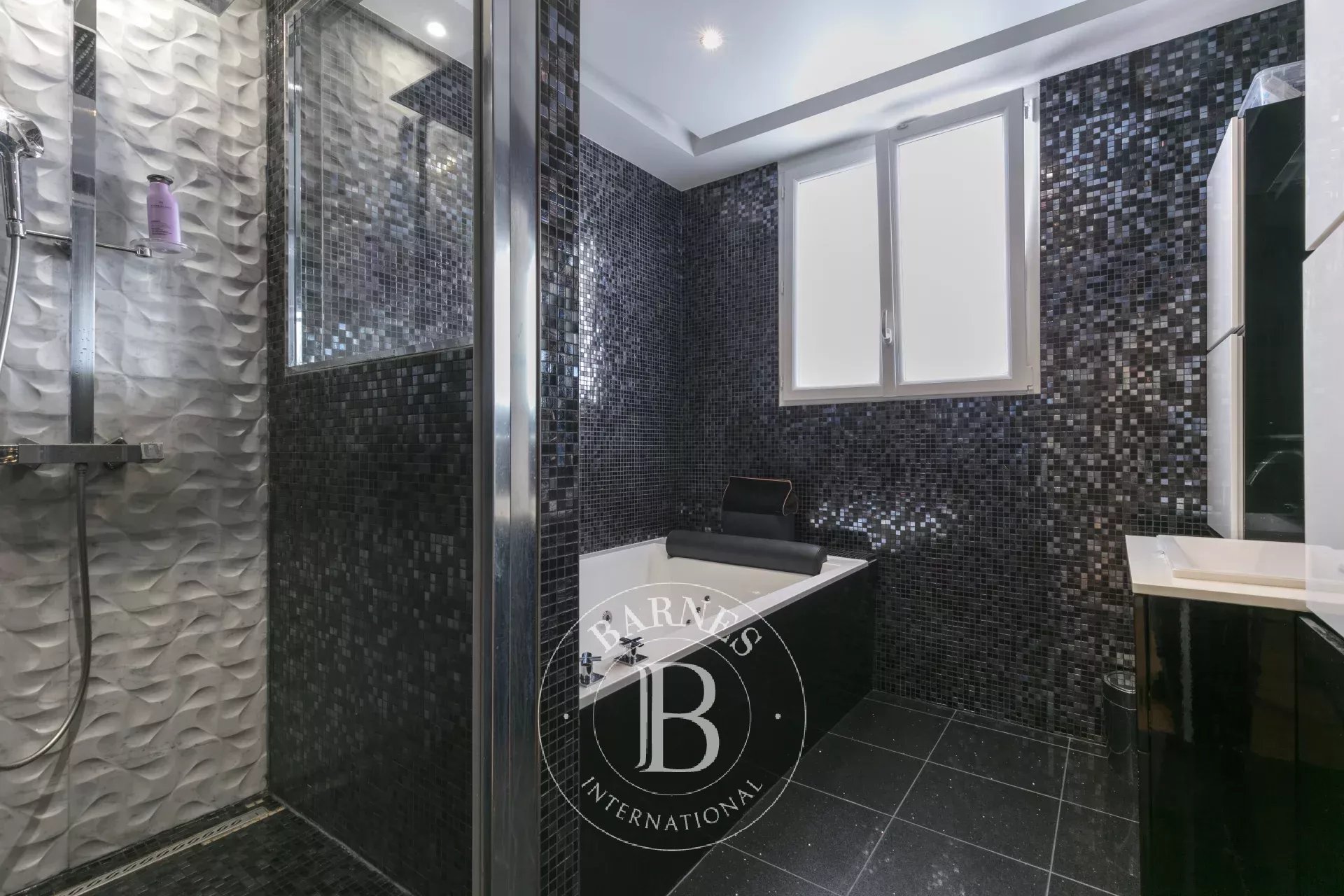 Exclusivity - Paris 8th Etoile Hoche - Apartment on the 4th floor with balcony facing South West - 2 or 3 bedrooms - picture 11