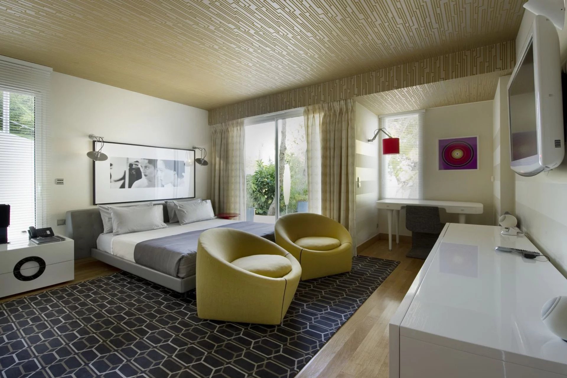 Luxury, modern 7-bedroom villa with hotel service