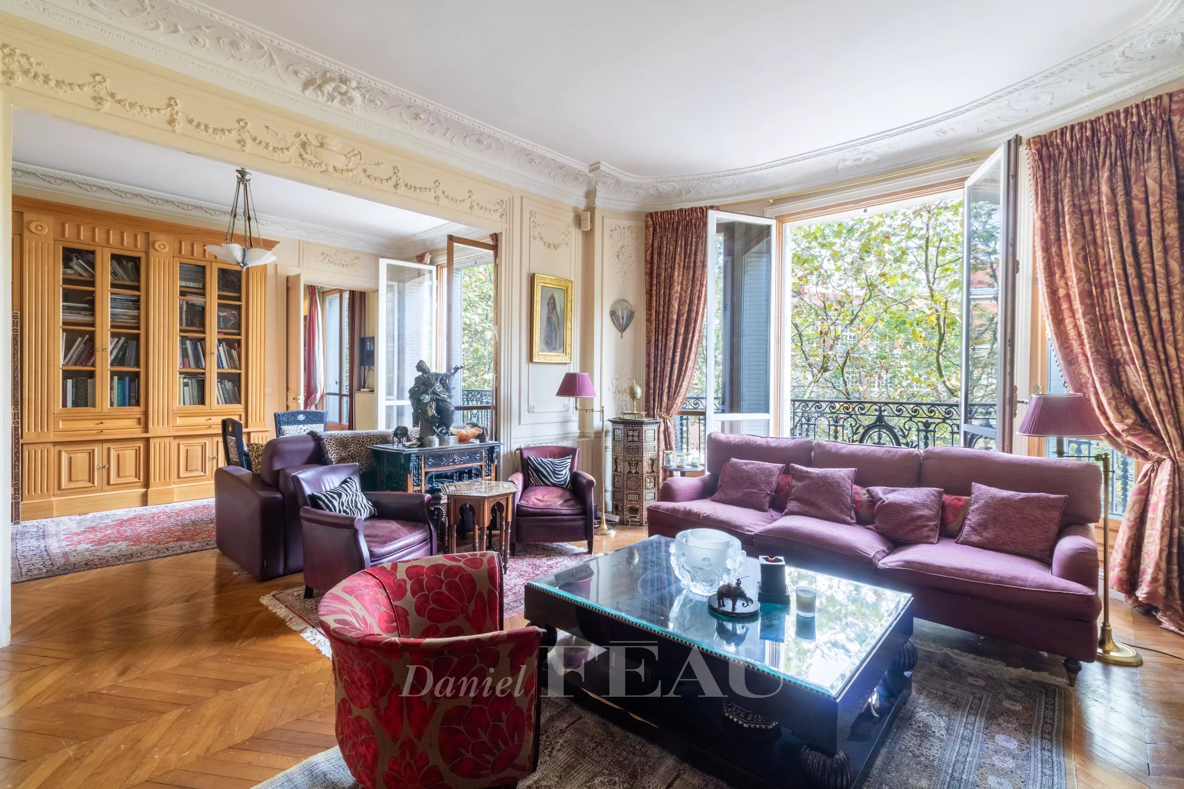 Paris 7th District –  A superb 3/4 bed apartment