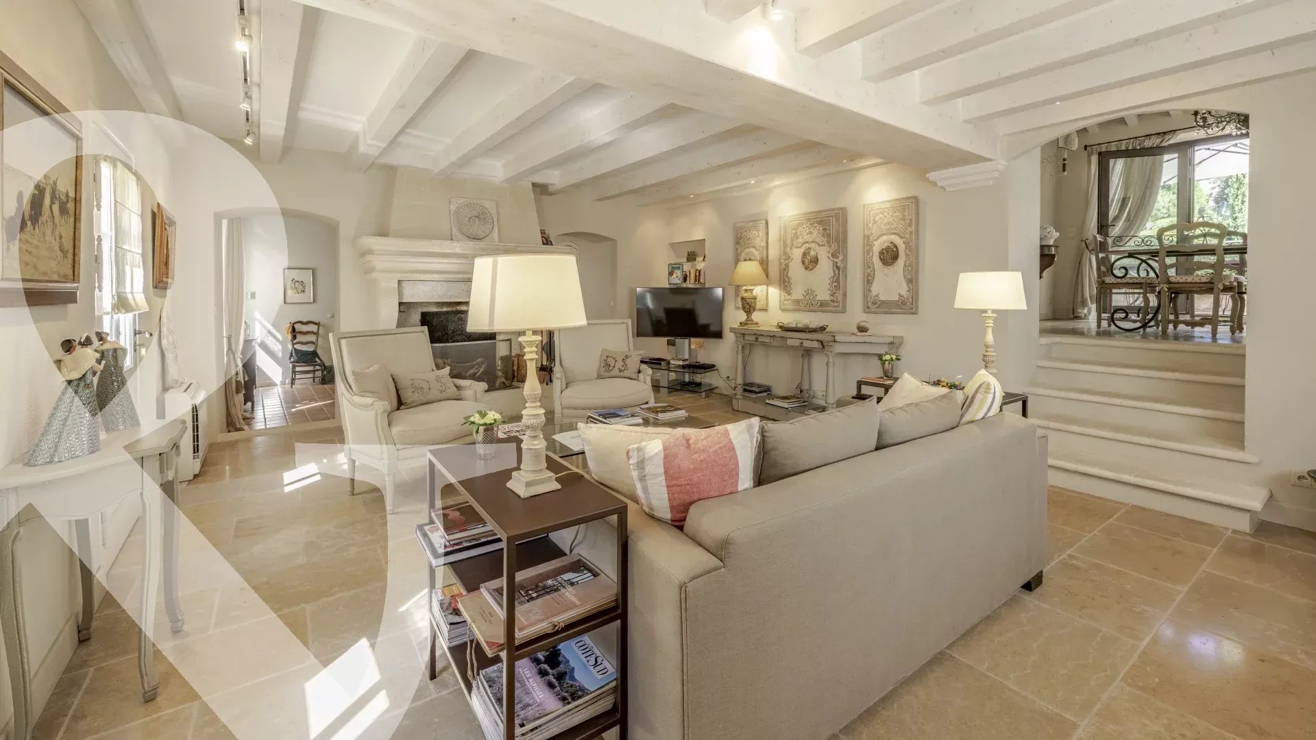 MAGNIFIQUE VUE SUR LES BAUX DE PROVENCE