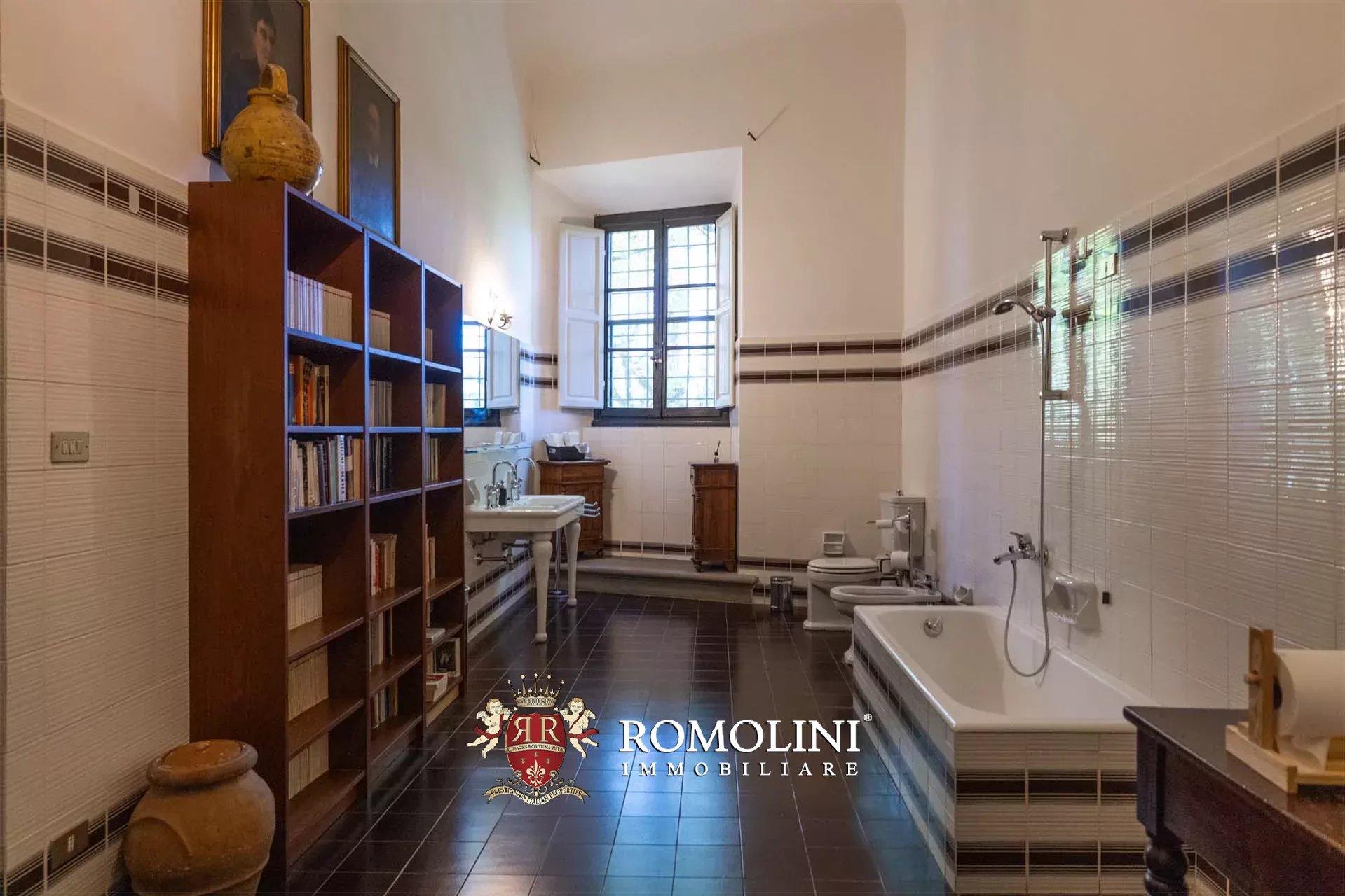 60 Bedroom Chateau's Image 37