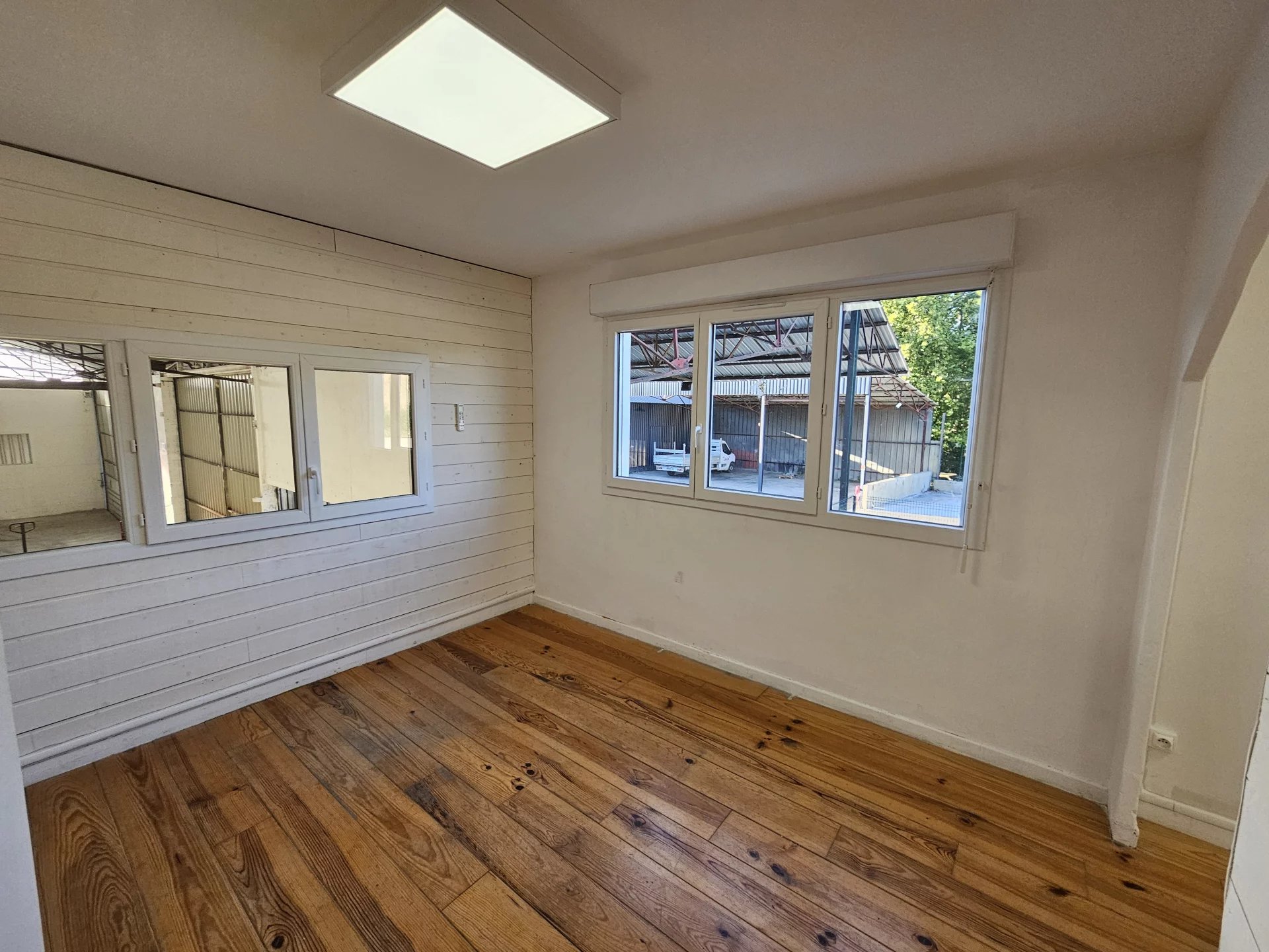 Rental Retail space Auch