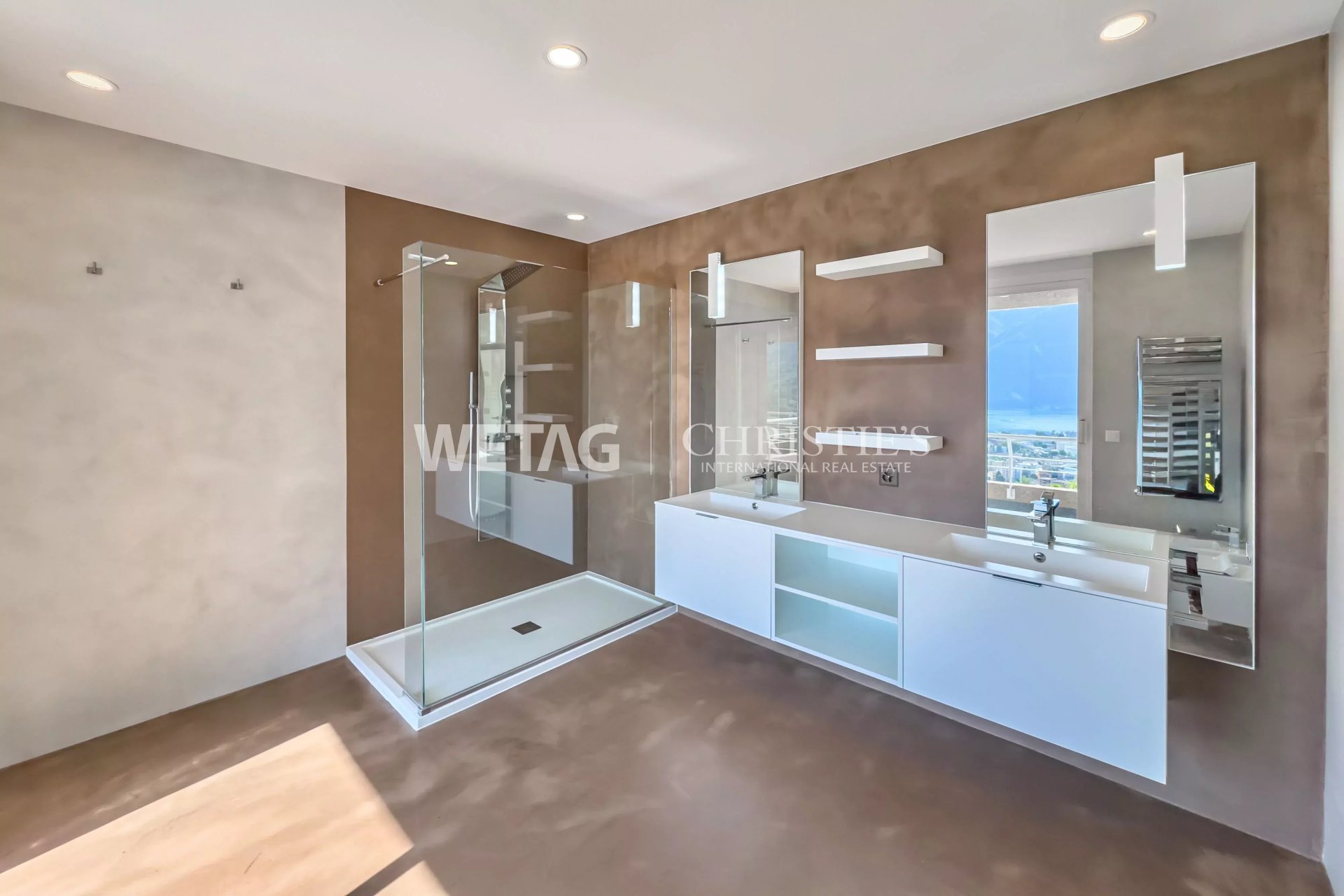 4 Bedroom Villa/Townhouse's Image 4