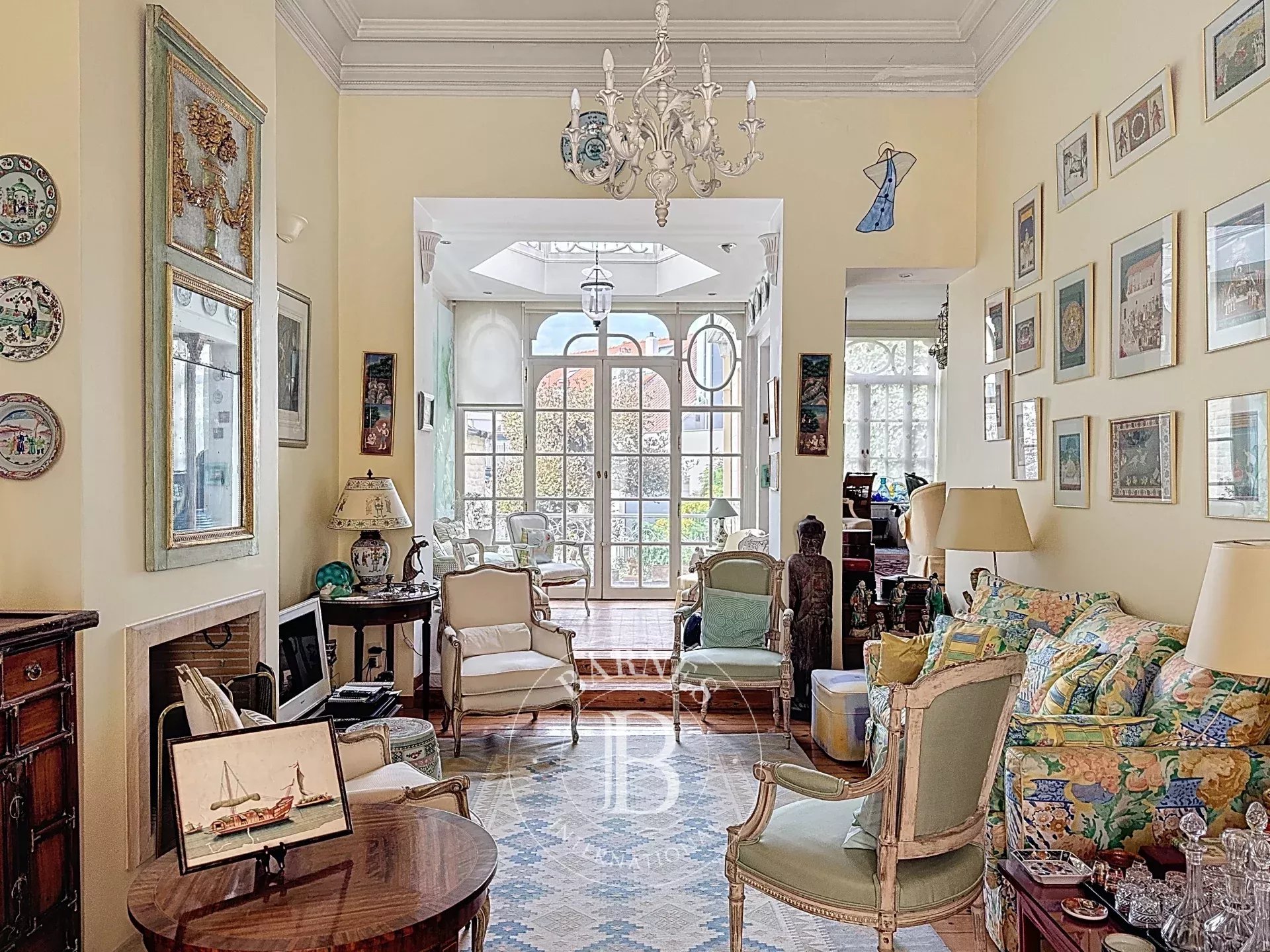 Quartier Châtelain, magnifique maison de maître à rénover