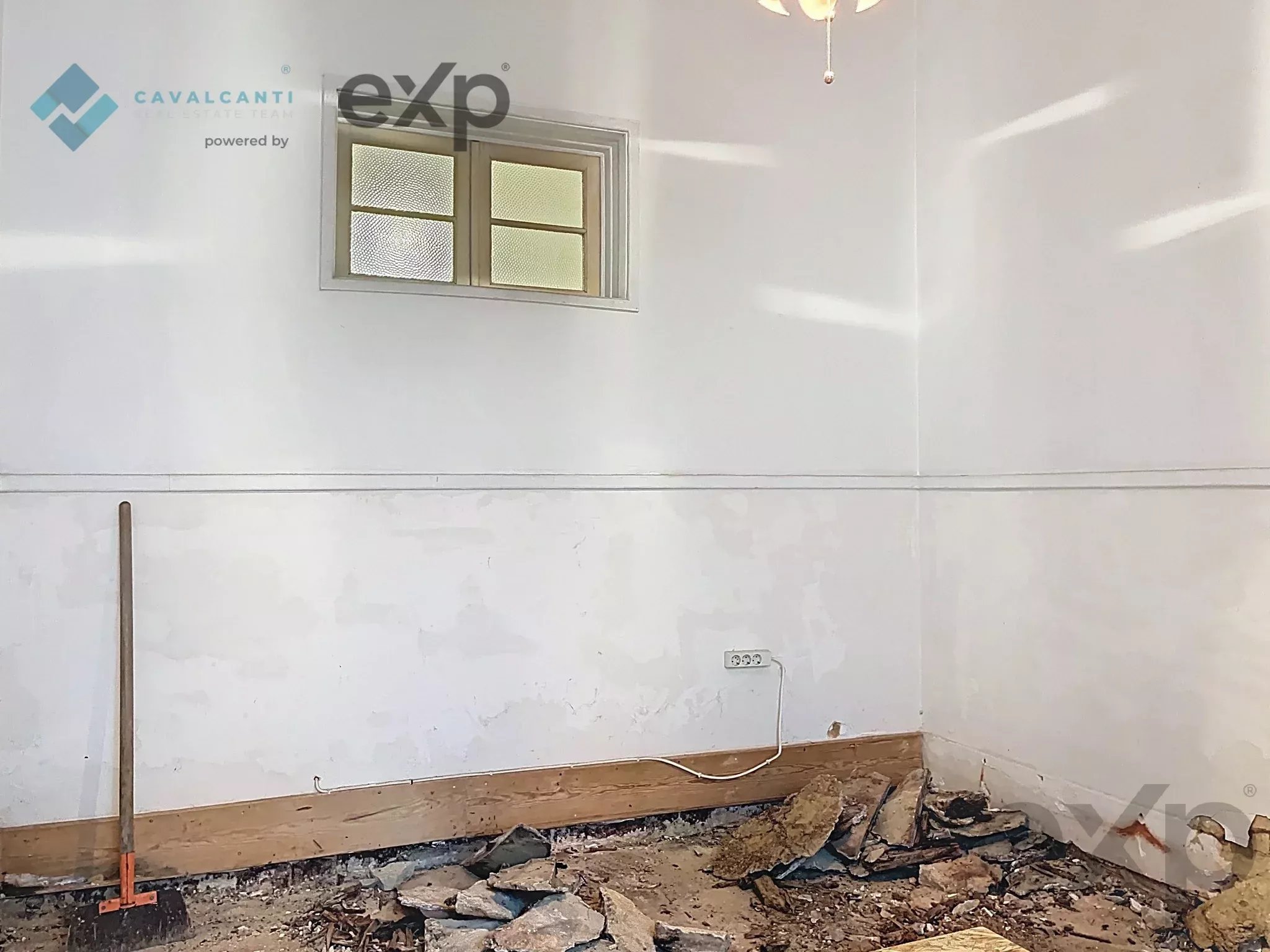 3-bedroom with charm and patio for renovation – Lisbon 86916807 image 23