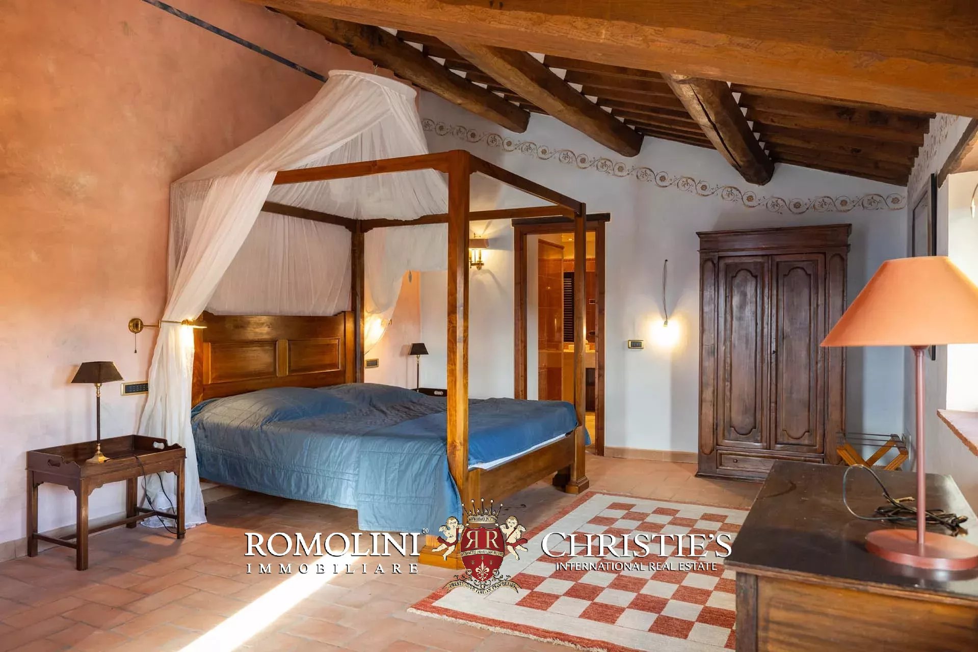 10 Bedroom Villa/Townhouse's Image 146