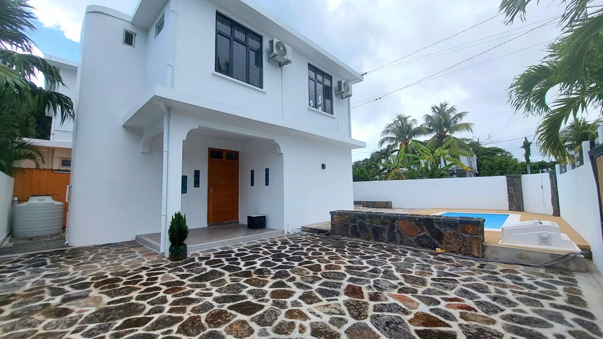 Villa Grand Baie  -  ref 85077792 (picture 1)