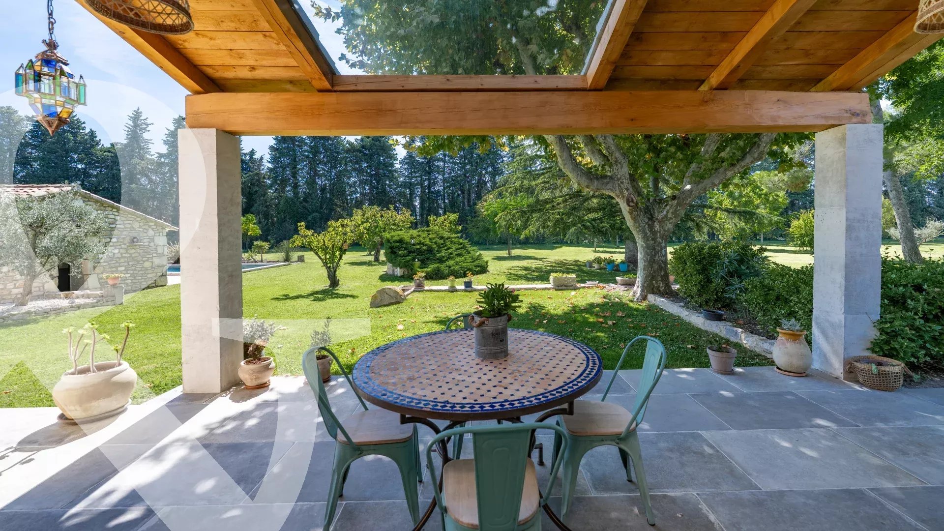 Très belle maison en pierre apparente