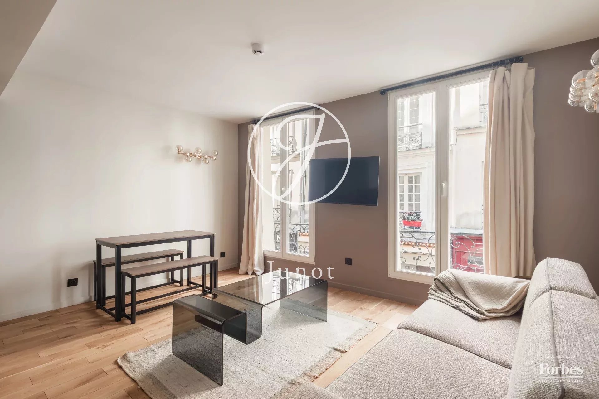 Paris 6e - SAINT-GERMAIN - Appartement à vendre - 2 pièces - 37,81m² Carrez - 1 chambre.