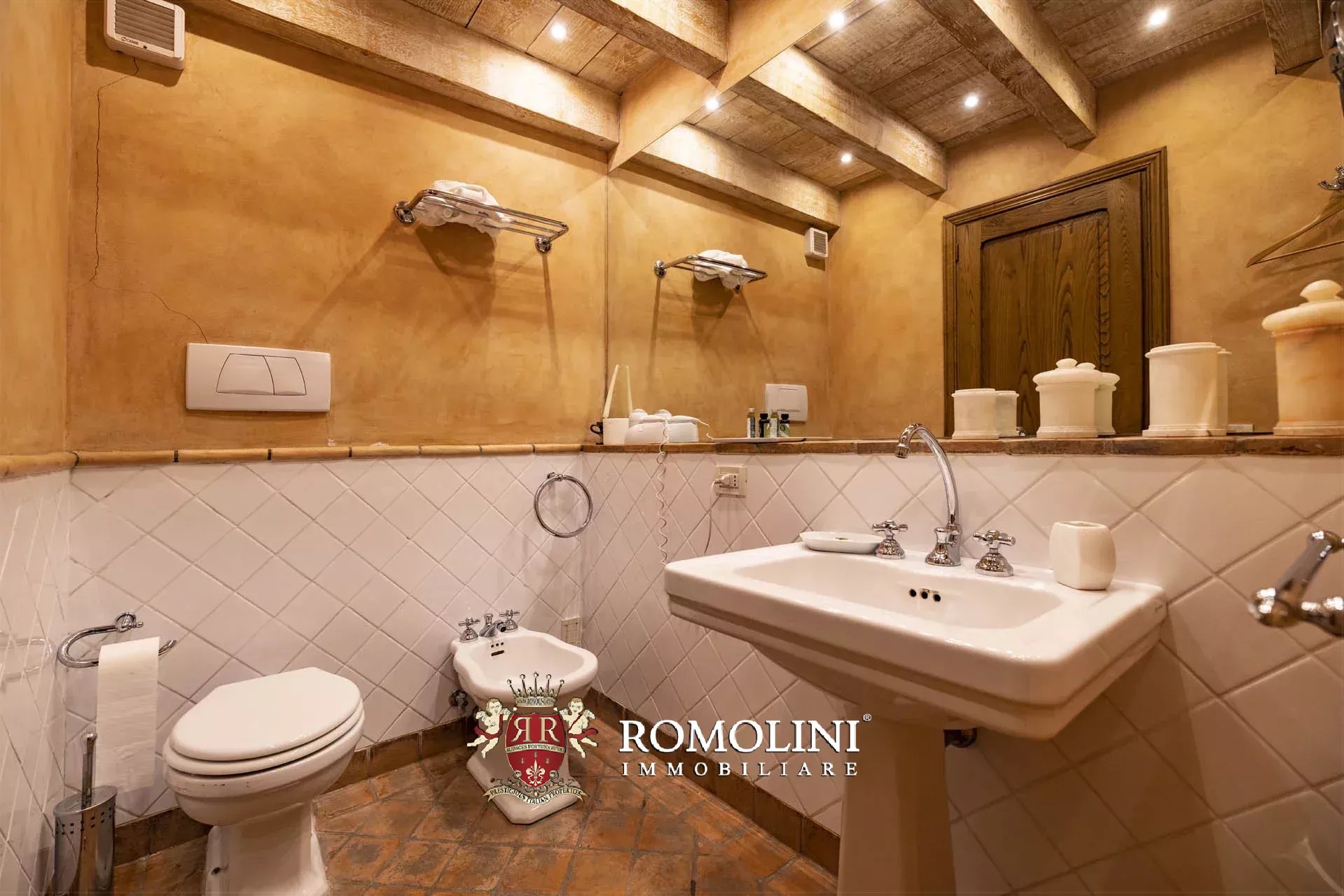 6 Bedroom Villa/Townhouse's Image 63