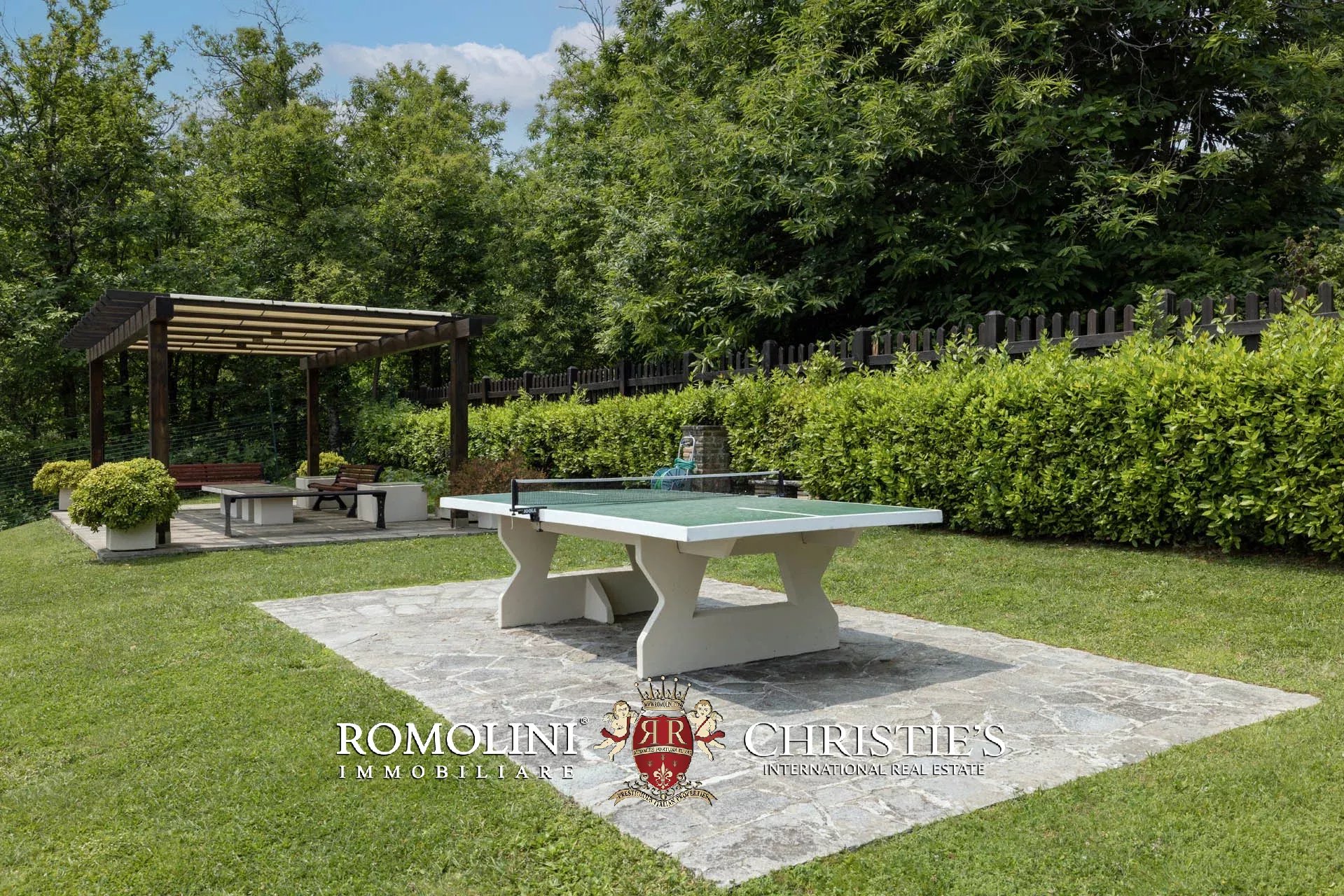 6 Bedroom Villa/Townhouse's Image 34