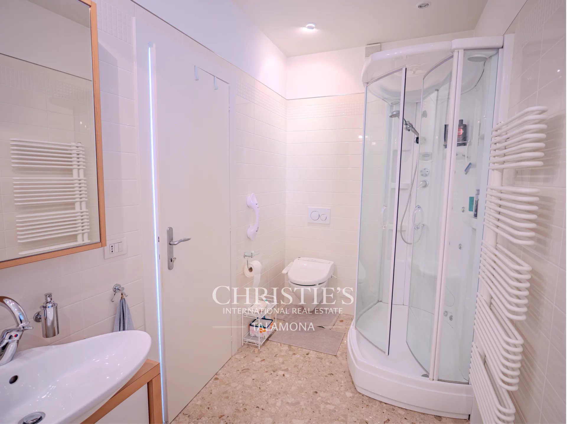 4 Bedroom Villa/Townhouse's Image 17