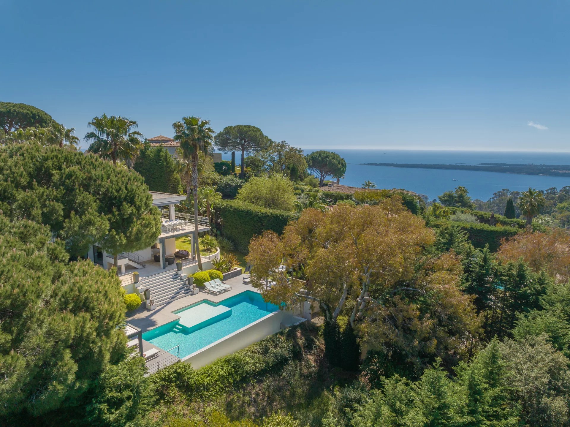 SUPER CANNES - VILLA CONTEMPORAINE VUE MER