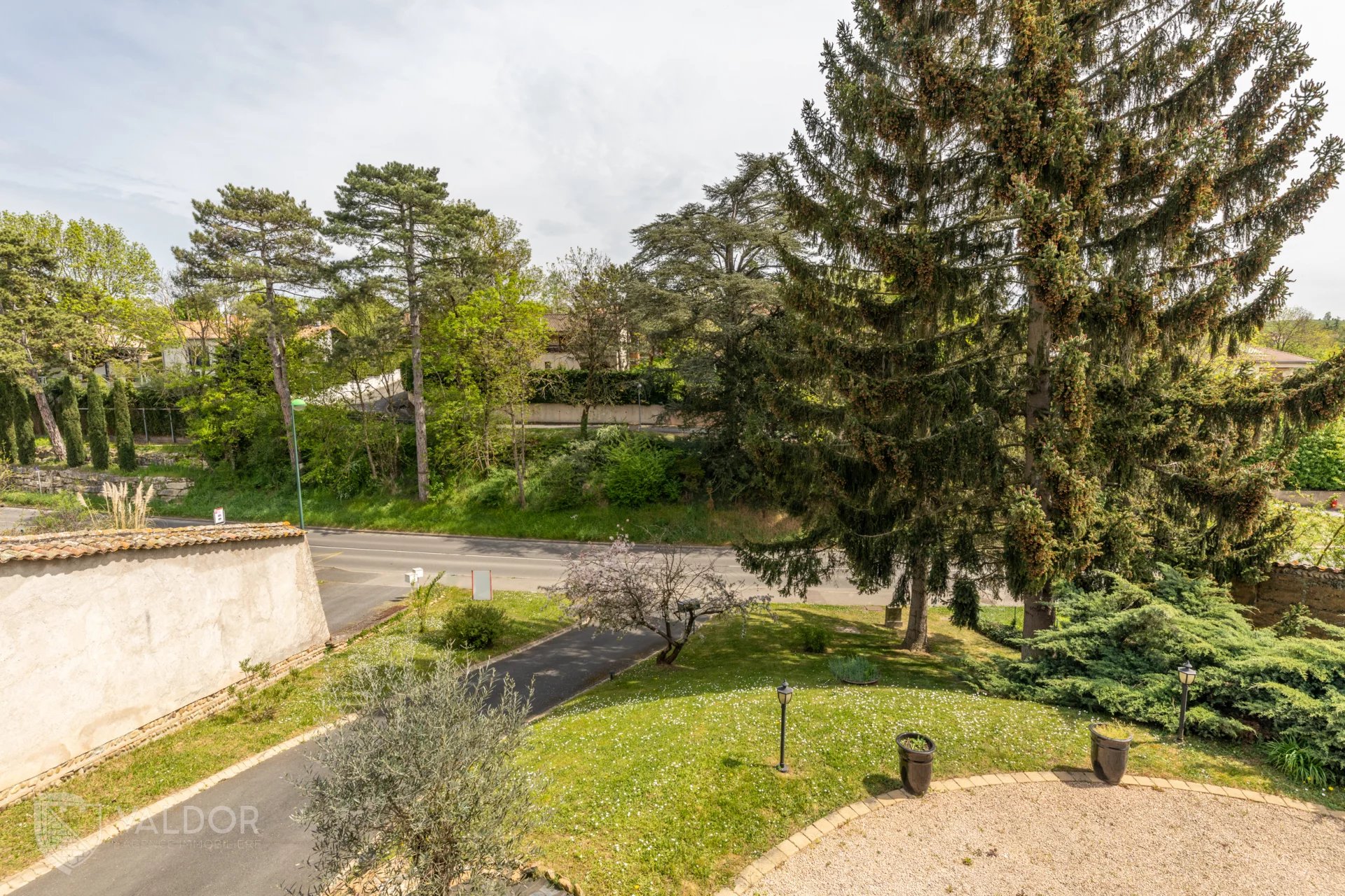 Maison 9 pièces de 210 m² avec un terrain de 1187 m²