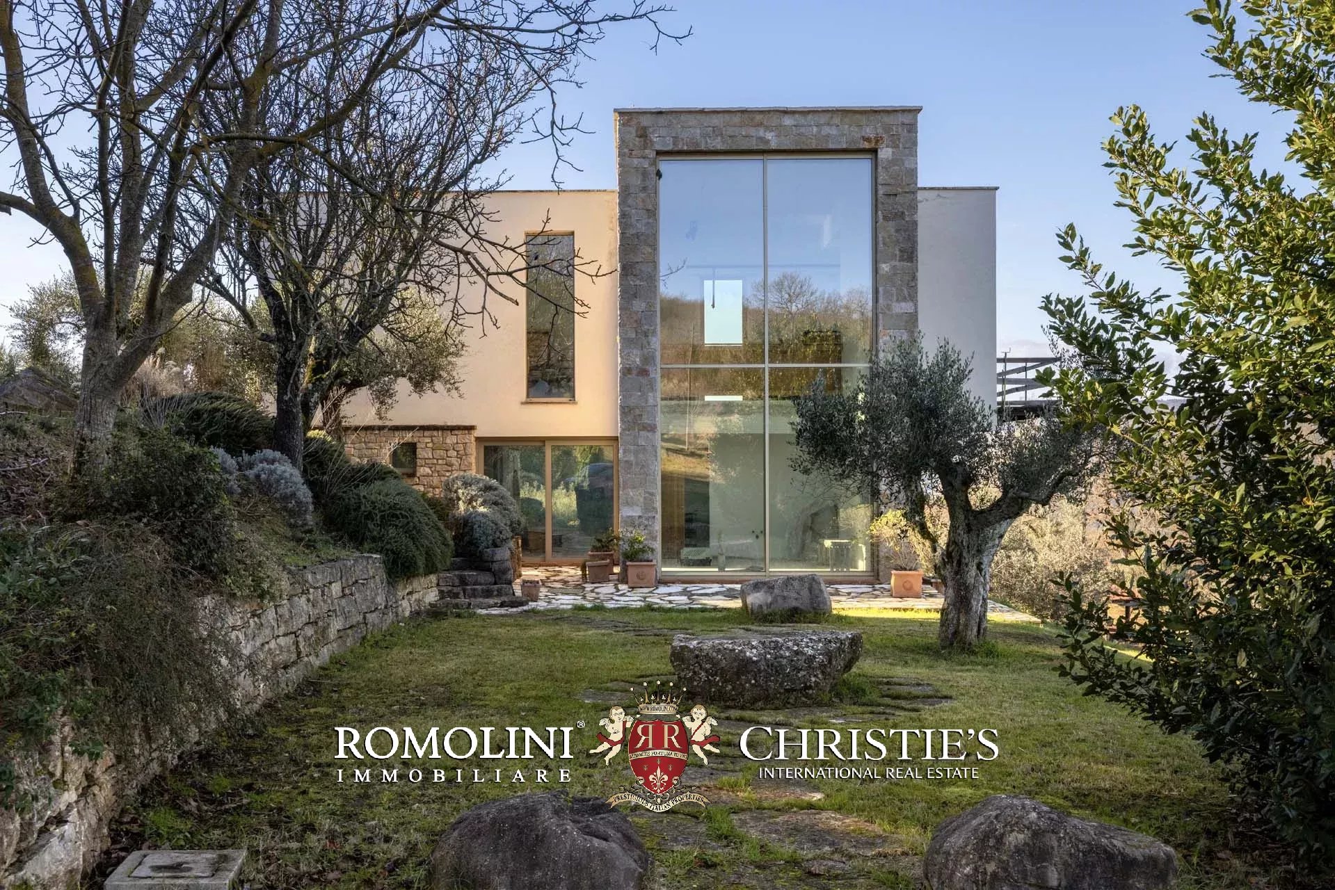 4 Bedroom Villa/Townhouse's Image 8