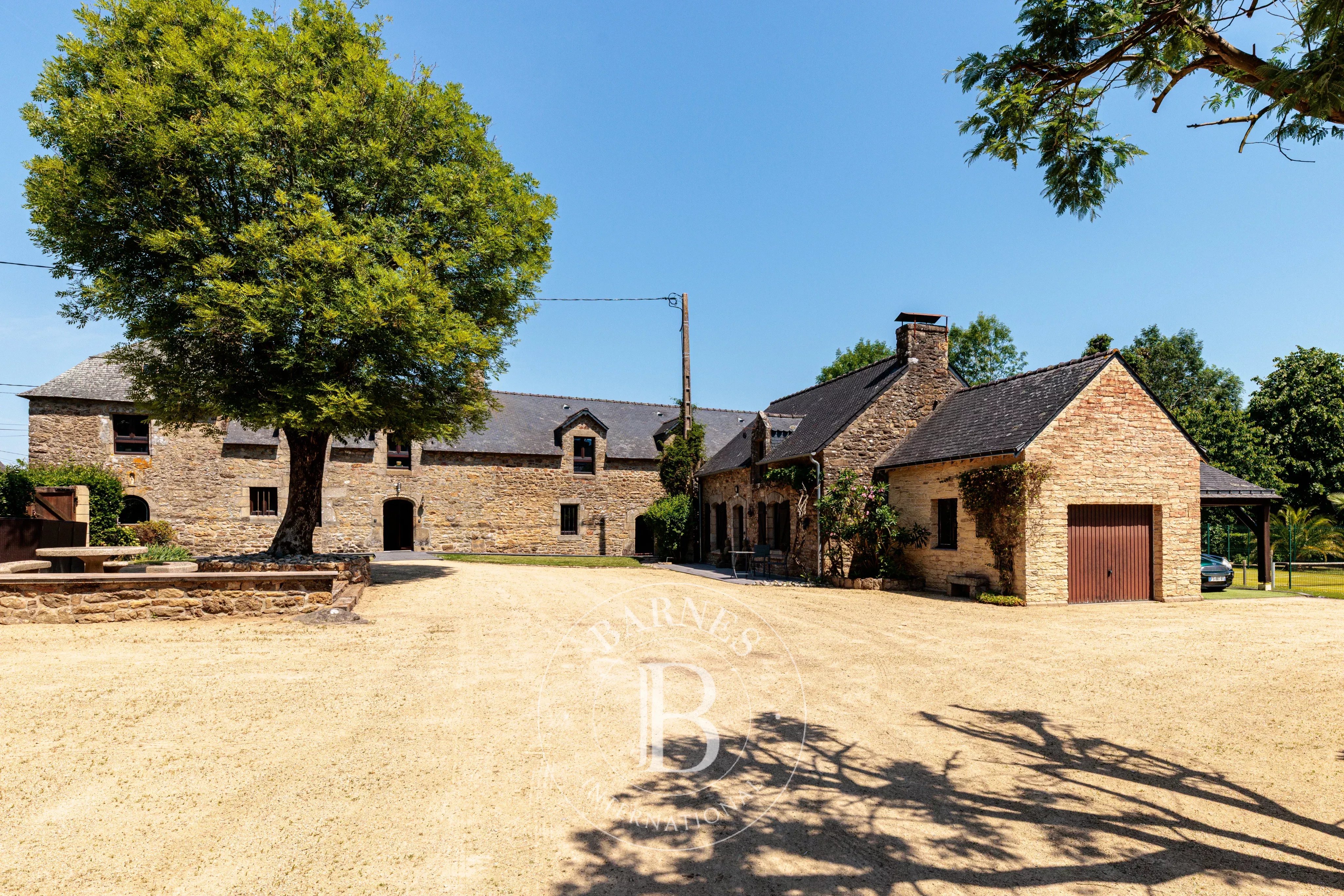 Manoir Auray  -  ref 87054101 (picture 1)
