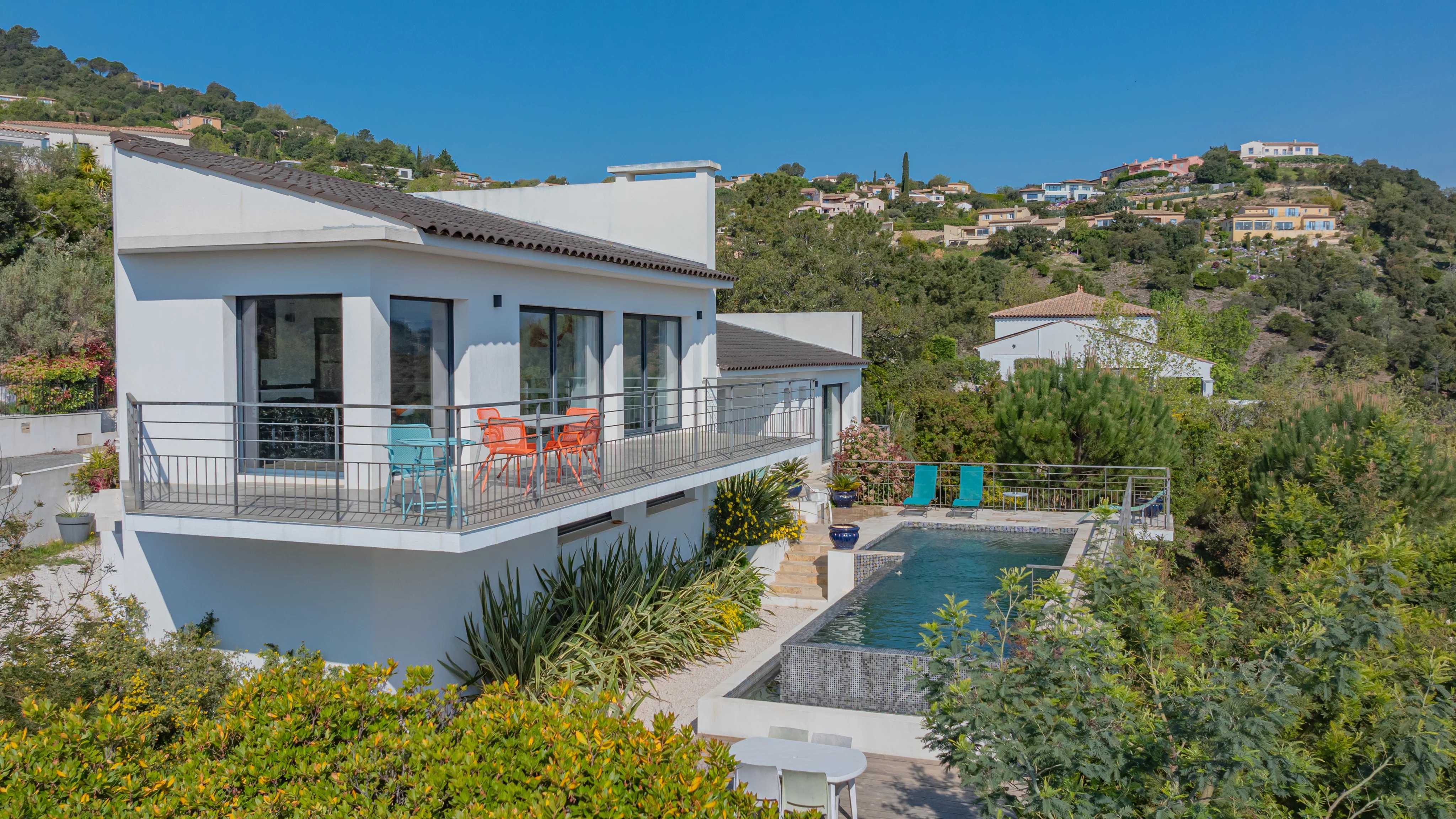 Elegant contemporary house in a secure estate